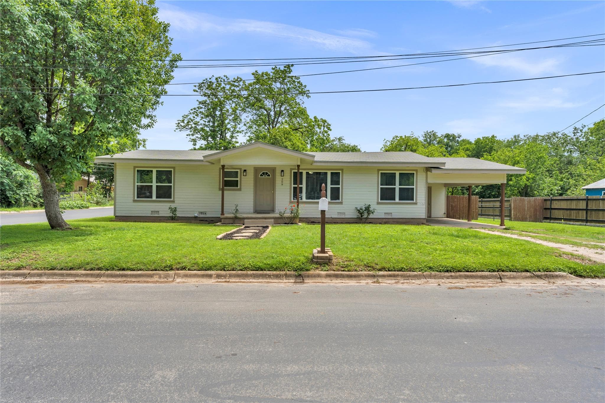 209 E Live Oak St