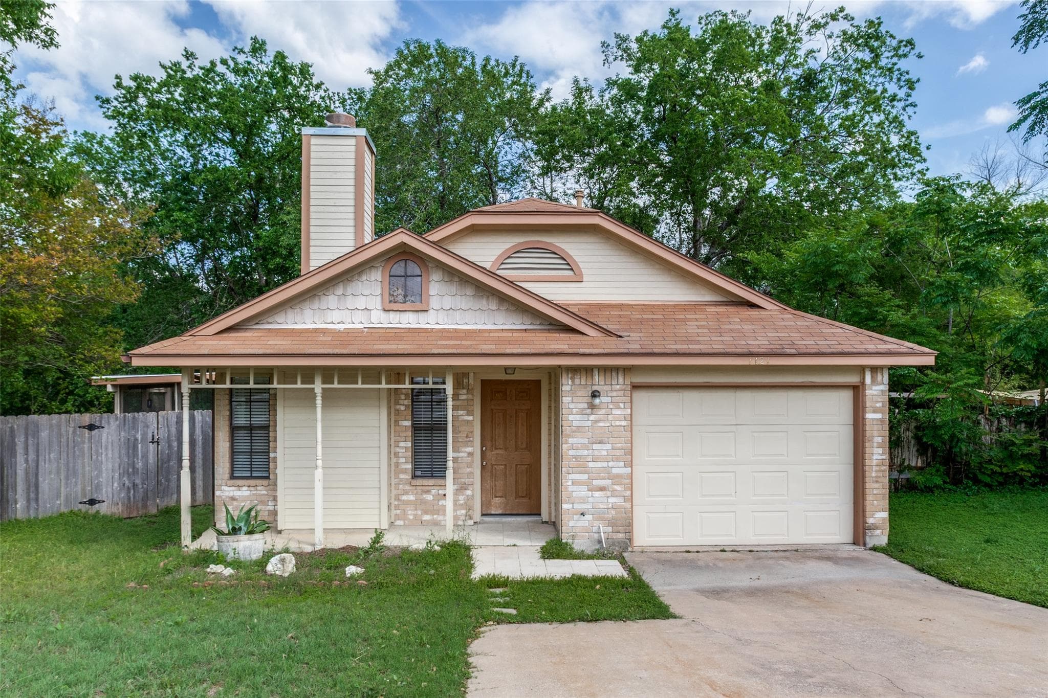 1121  Peggotty Pl