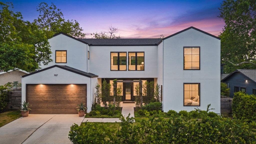 907  Karen Ave