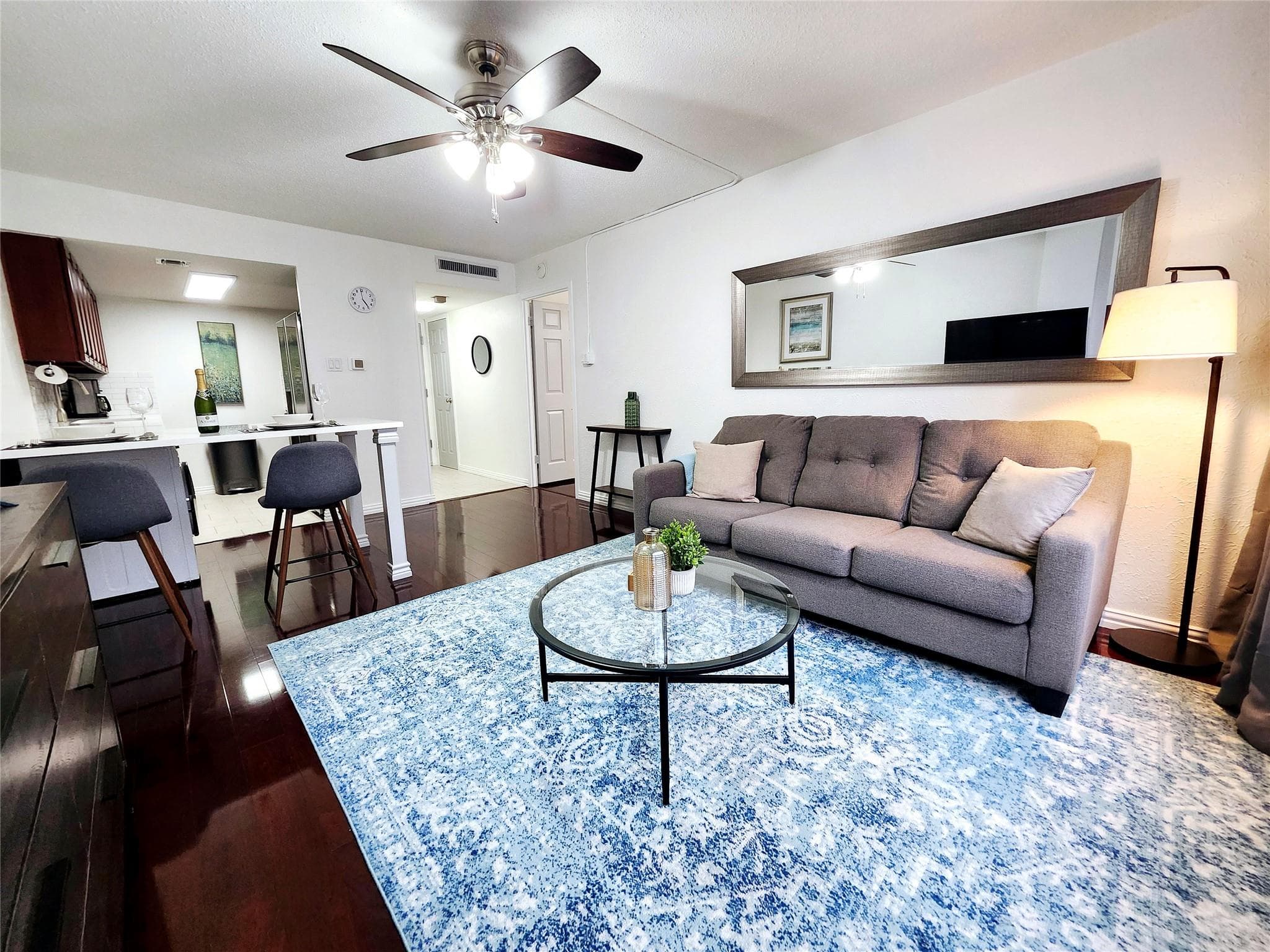 1800  Lavaca St  #102