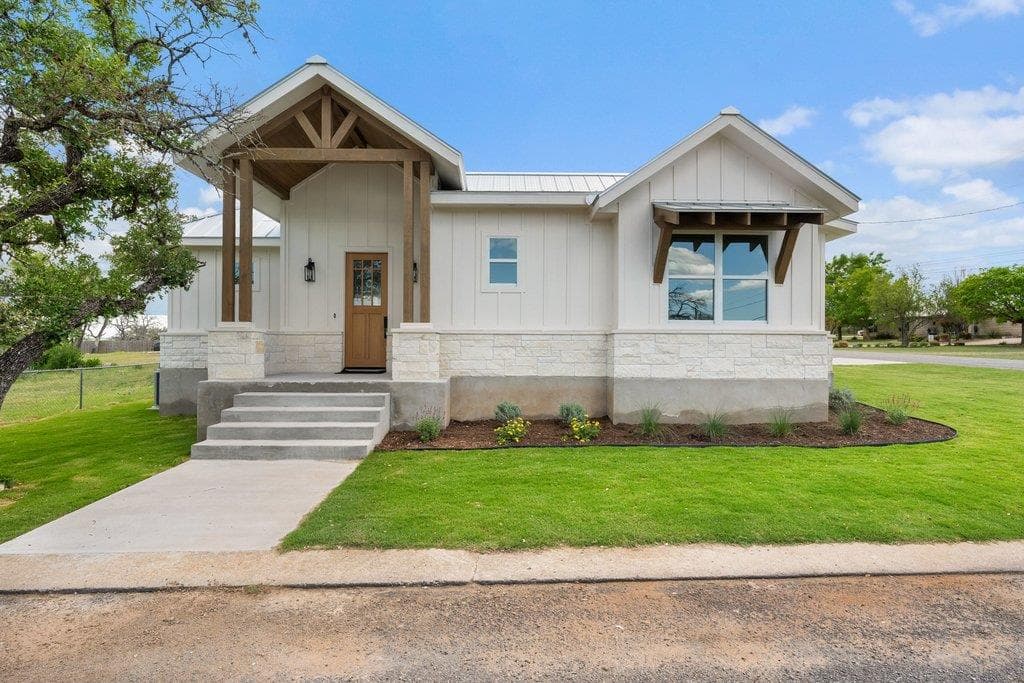 501  Ranchview Dr