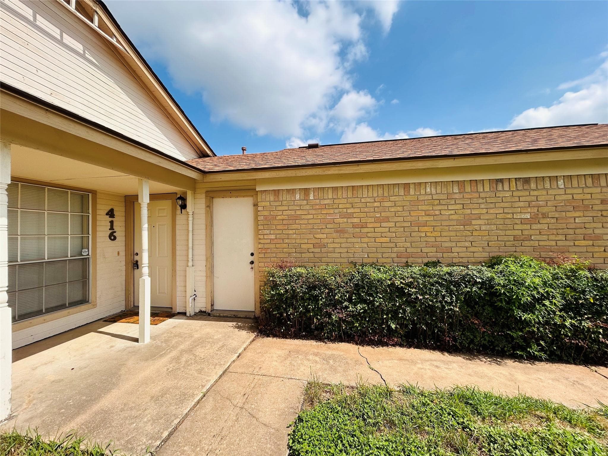 416  Greenlawn Blvd  #1