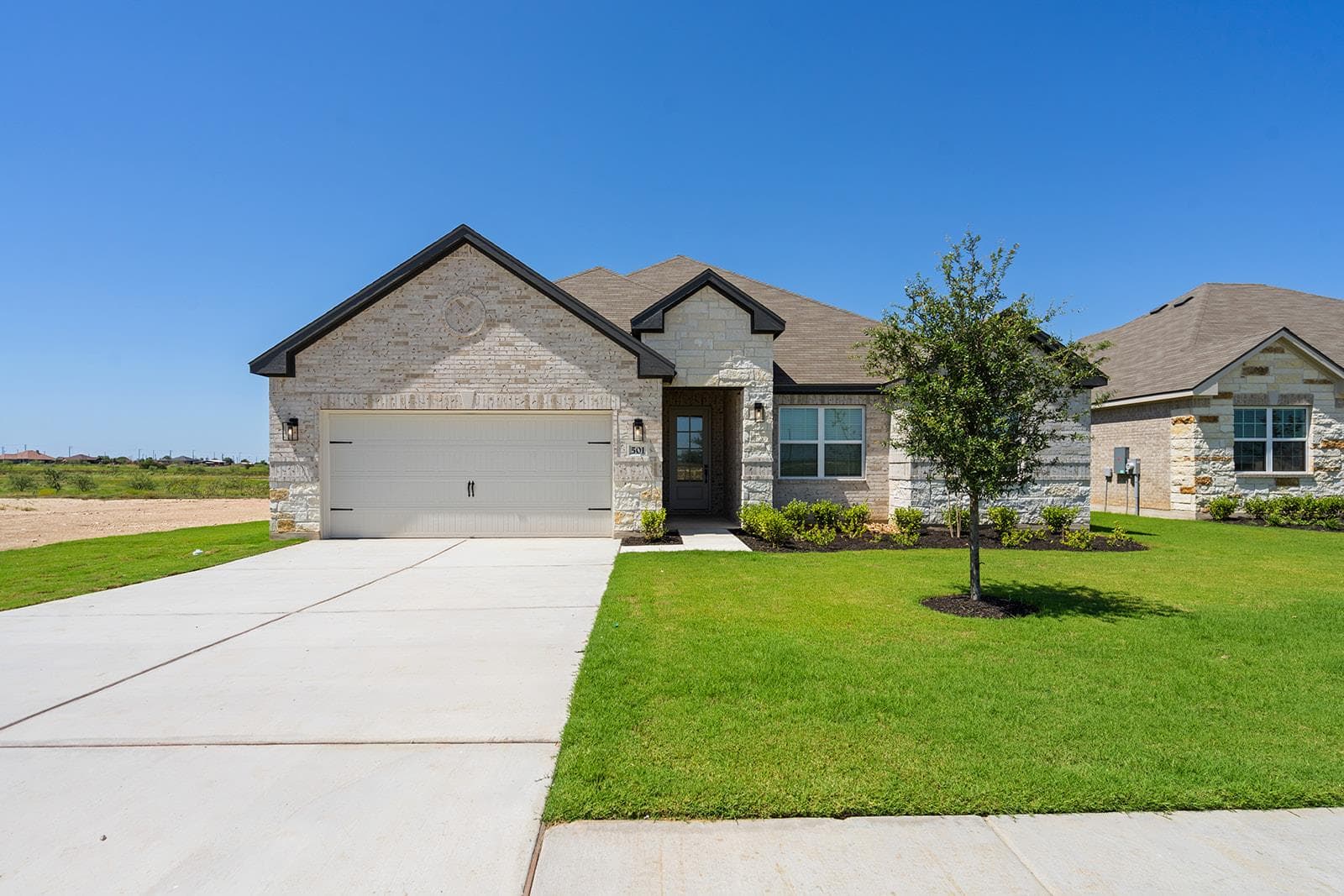 501  West Luna Blue Ln