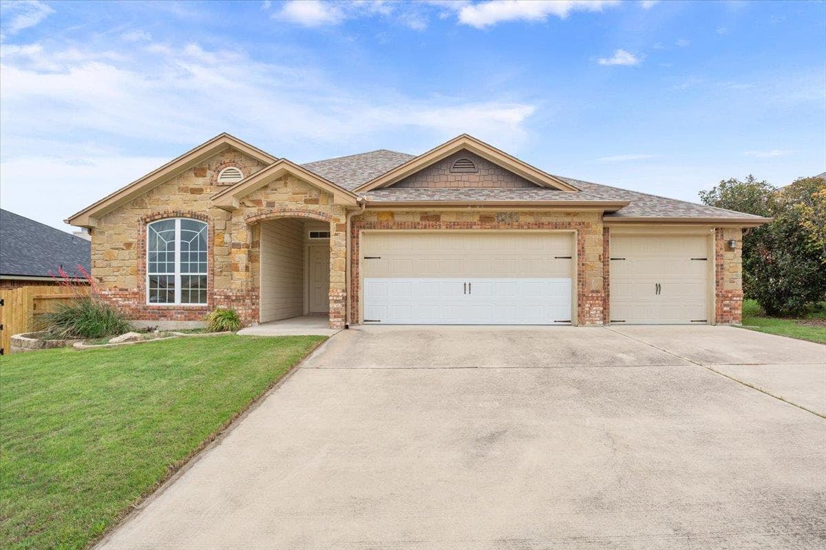2709  Alamocitos Creek Dr