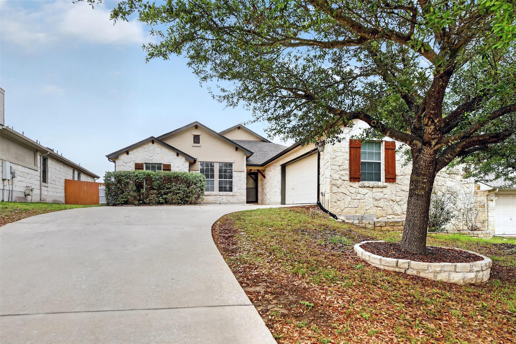 545  Manchester Ln