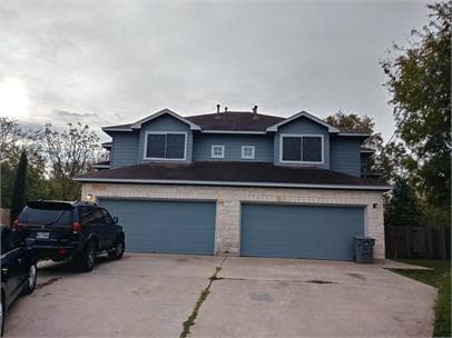 1729  Constantino Cir