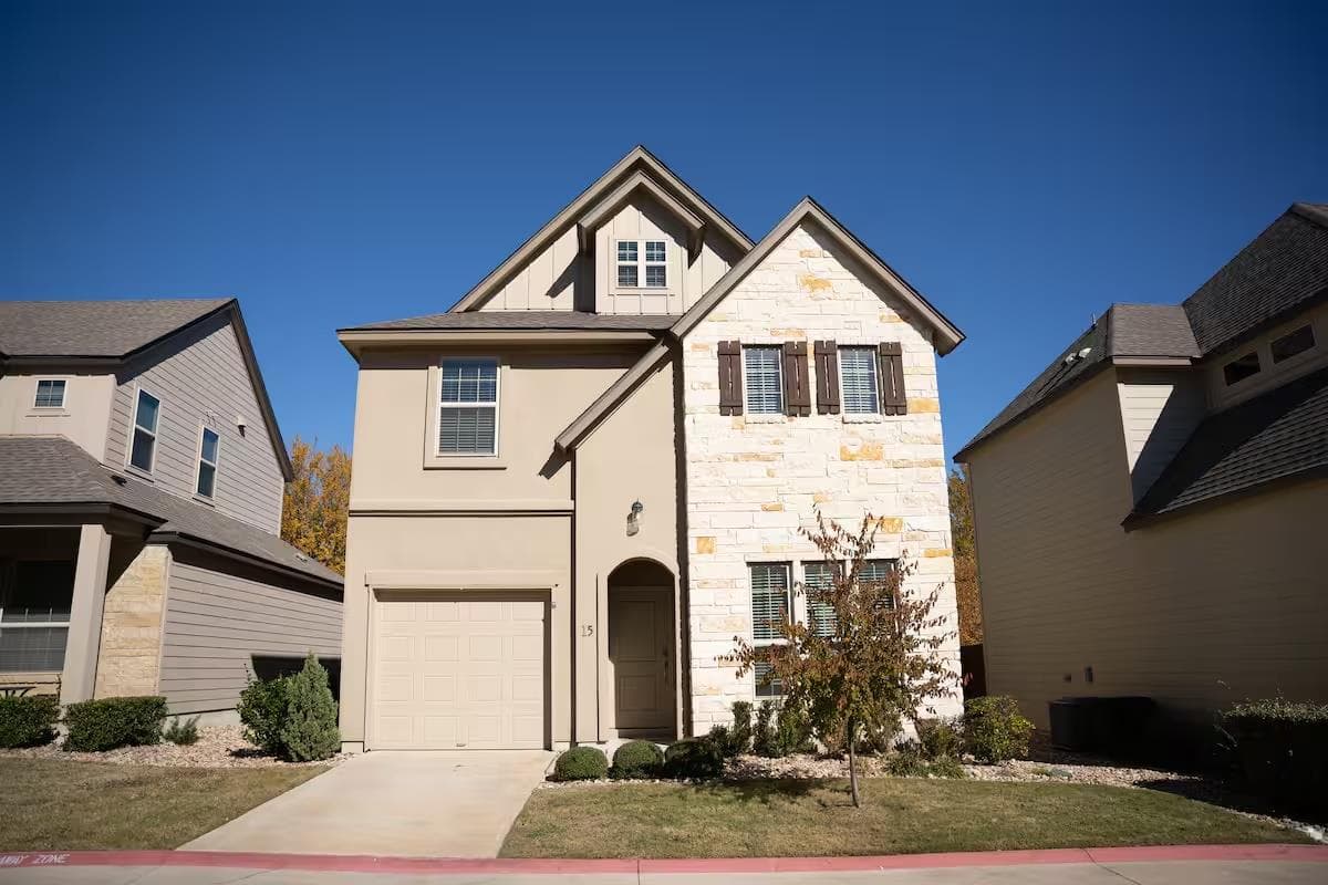 13501 Metric Blvd #15