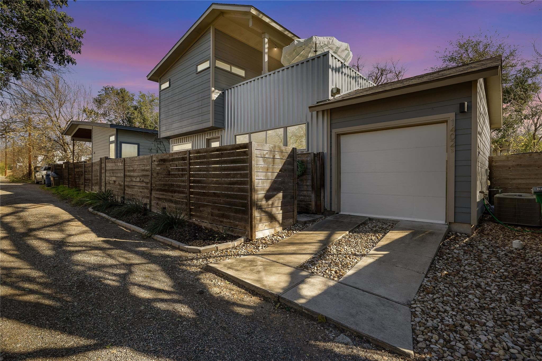 1402  Singleton Ave  #B