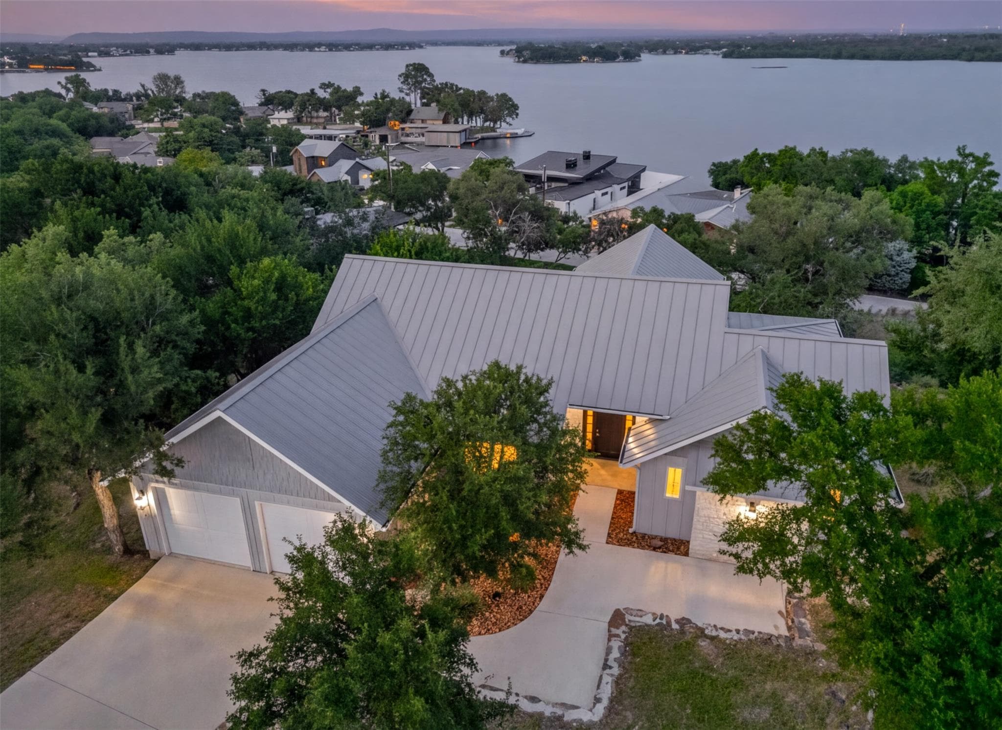 3413  Blue Lake Dr