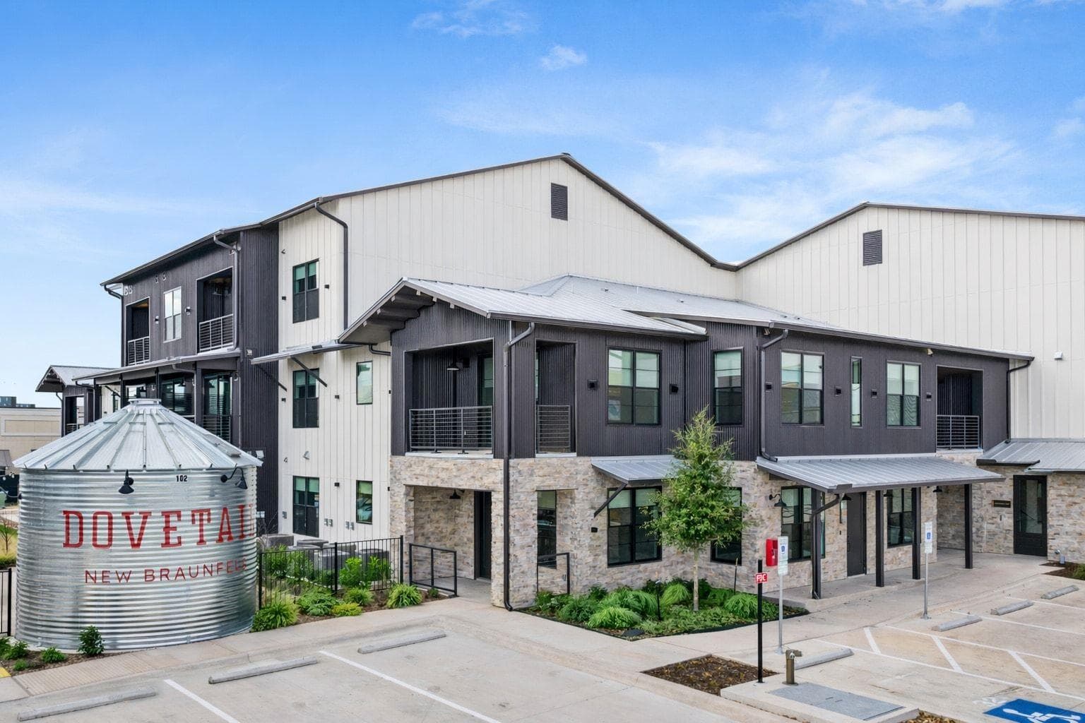634  Central Pkwy  #1114