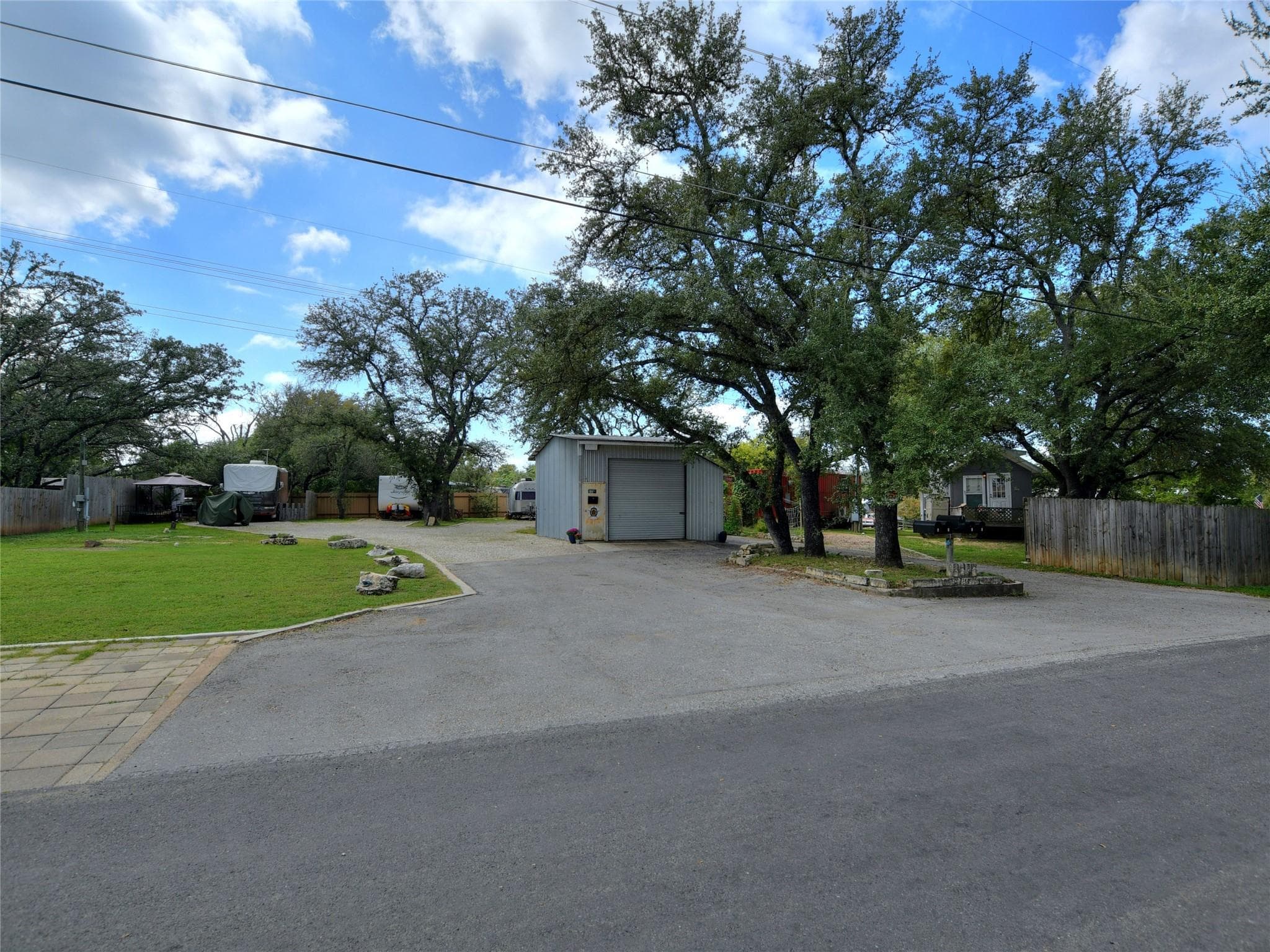 1702  Saracen Rd