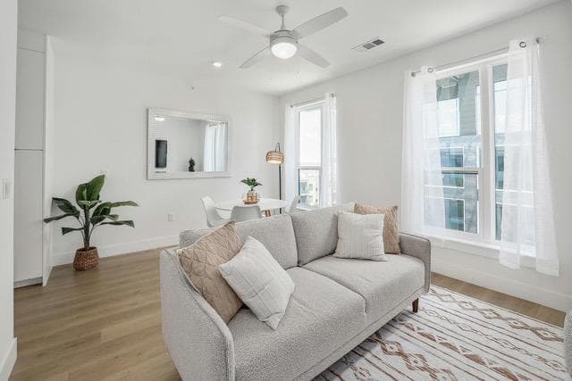 1701  Simond Ave  #615