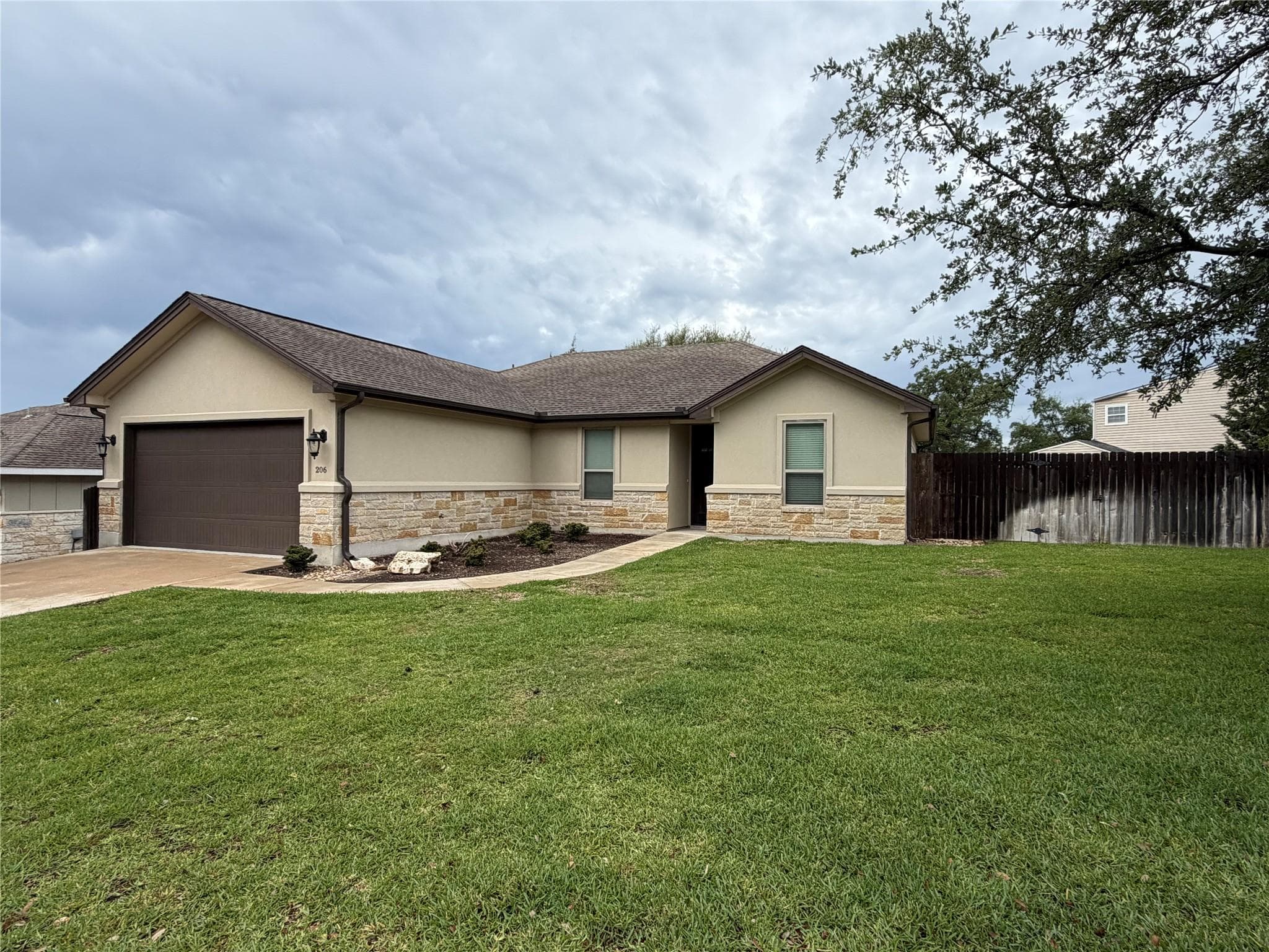 206  Fairway Cir