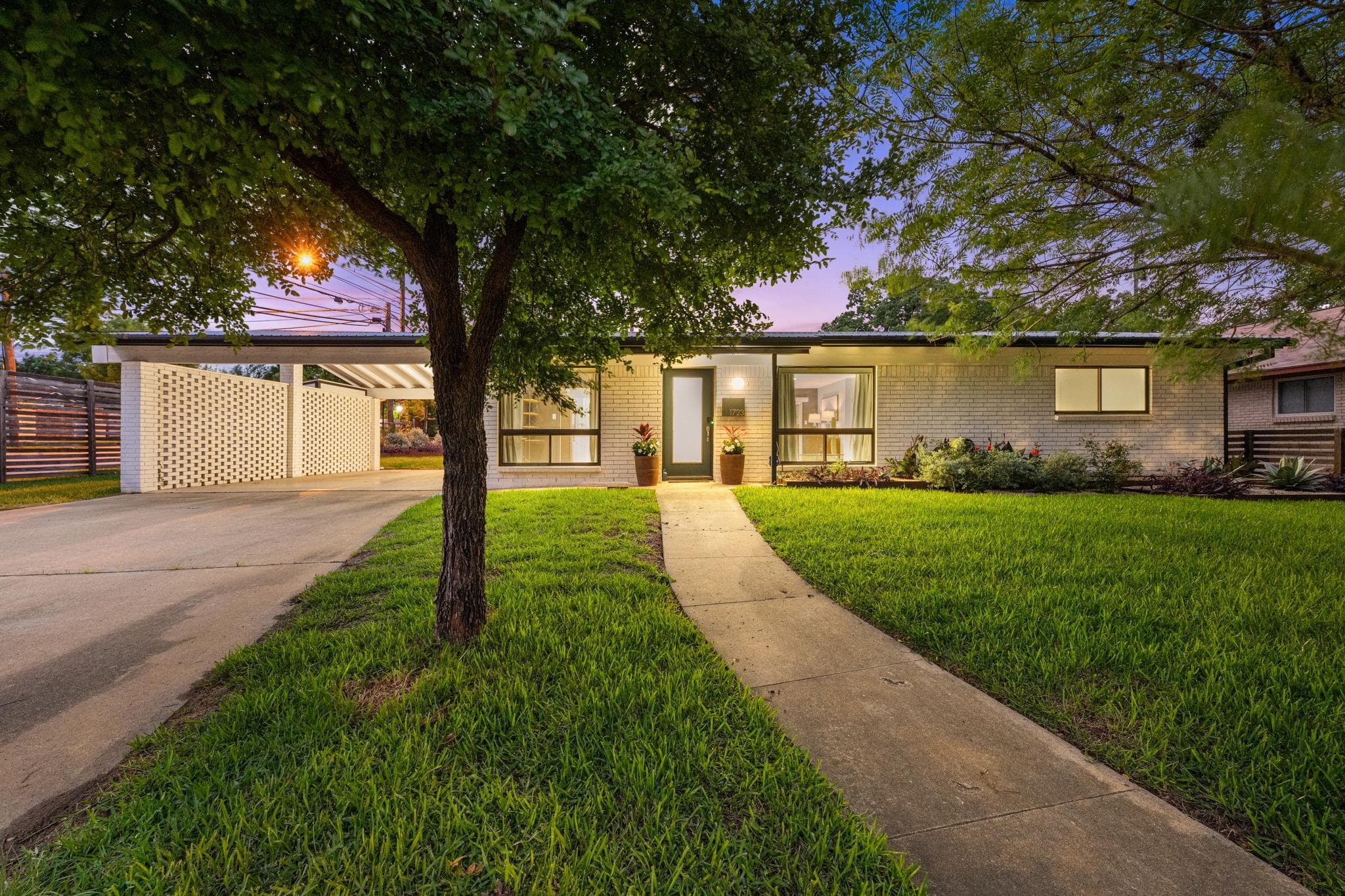 1723  Fawn Dr