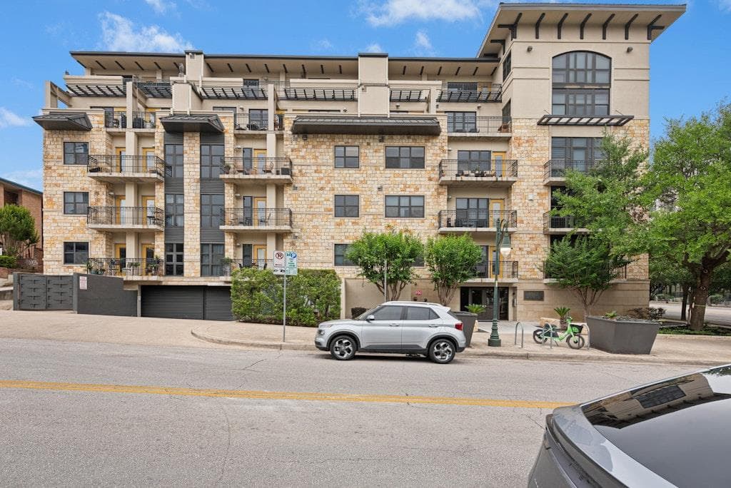 1812  West Ave  #200