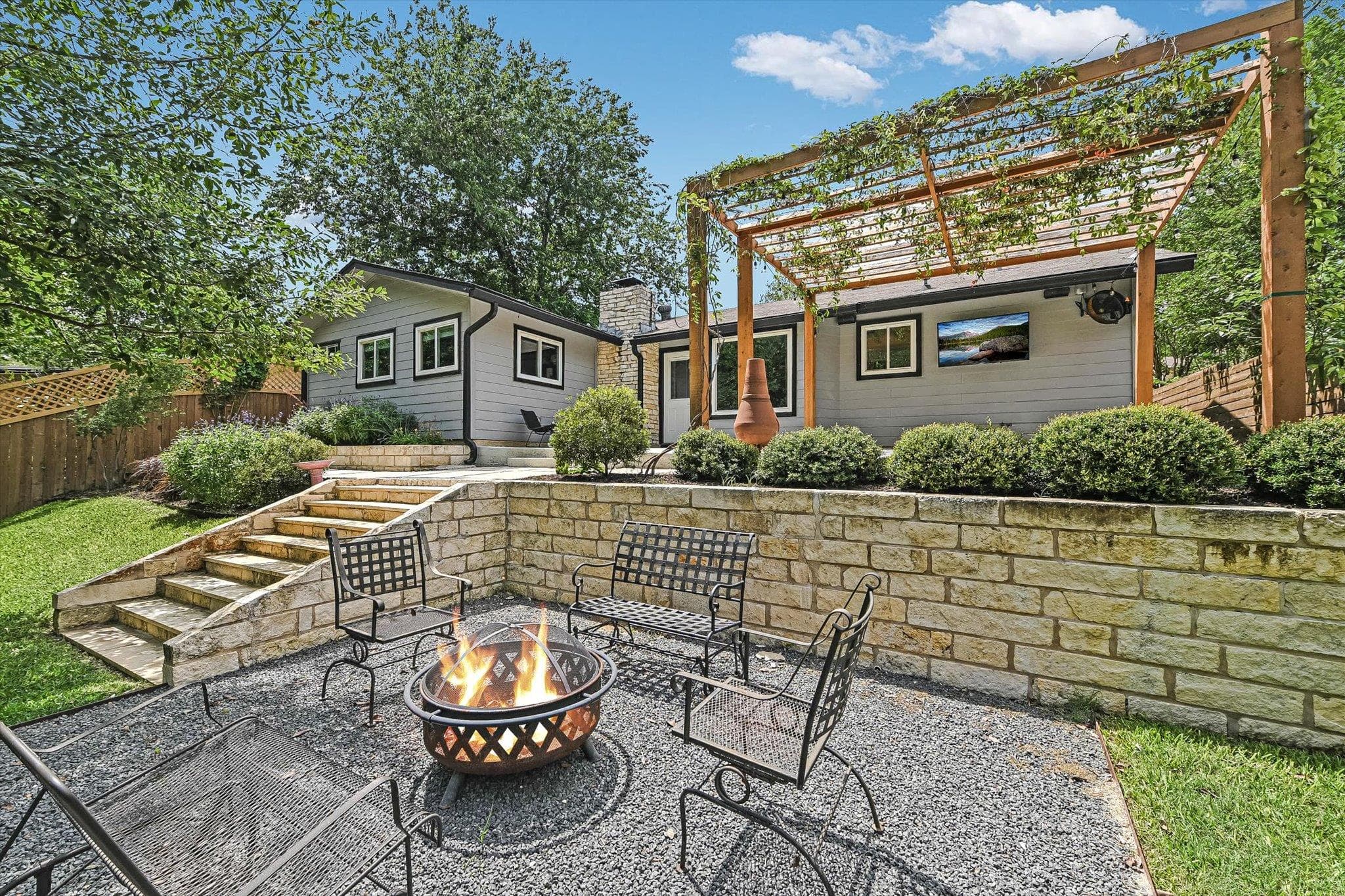 3203  Santa Fe Dr