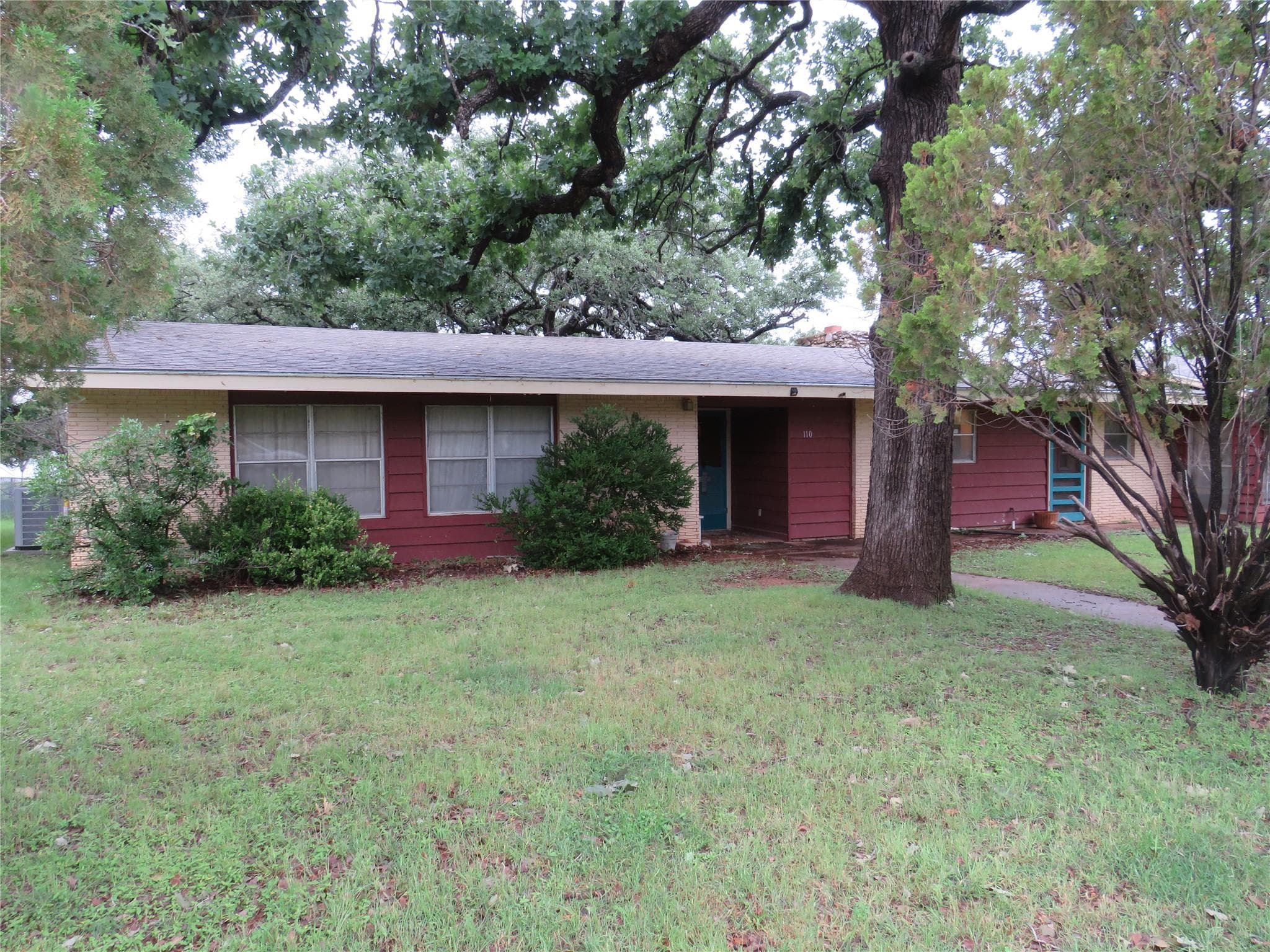 110 W Lakecrest Dr