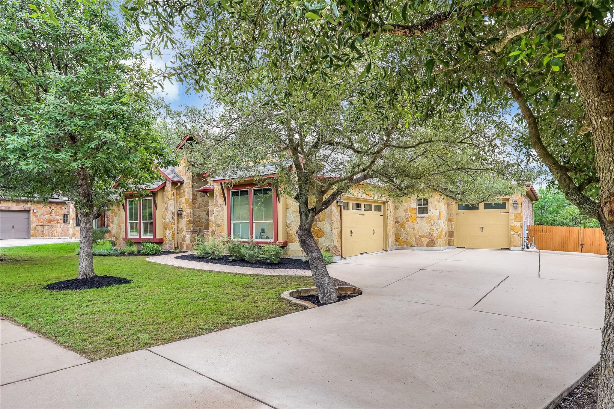 147  Bradshaw Dr
