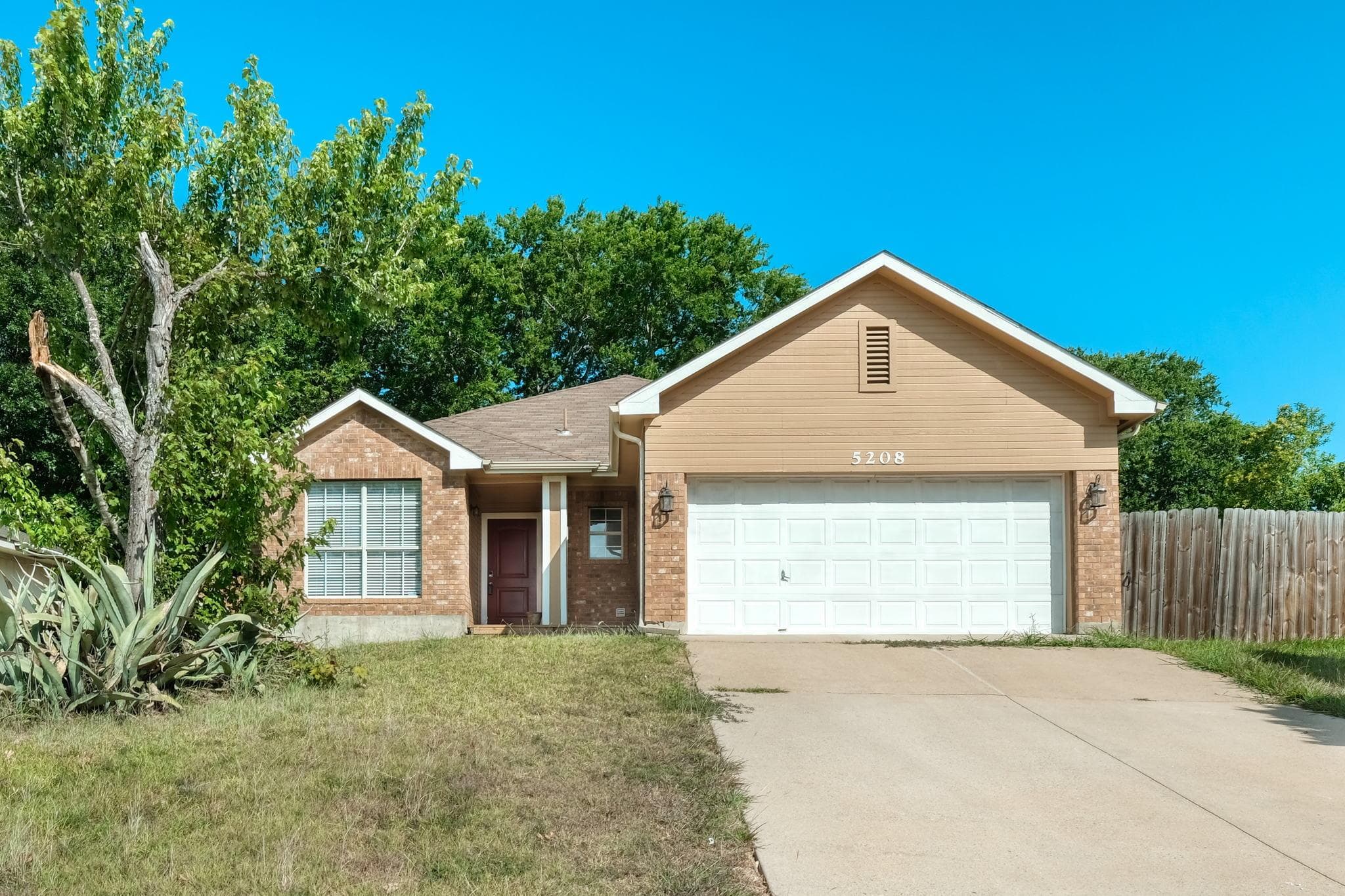 5208  Walnut Grove Ct