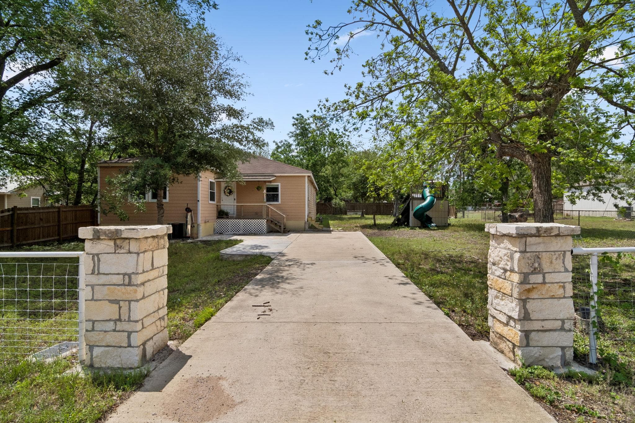 810  Lamar St