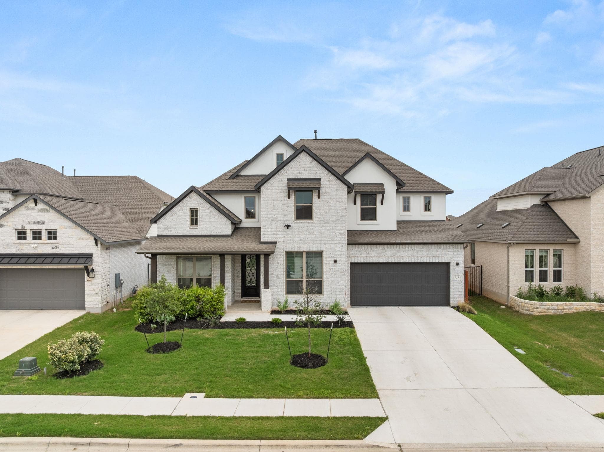 372  Hollister Dr