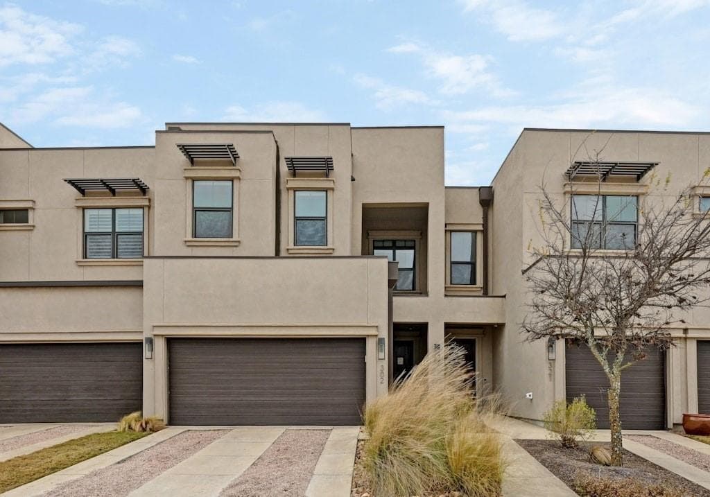 8200  Southwest Pkwy  #302