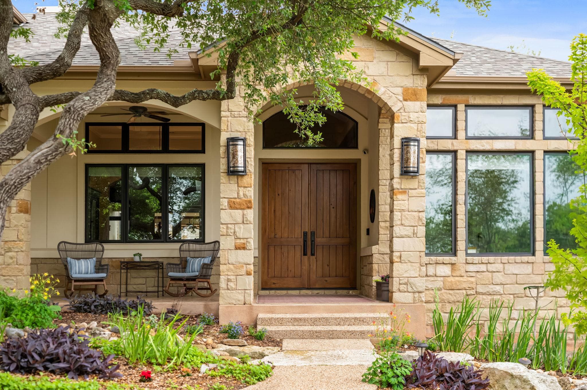 8815  Blazyk Dr