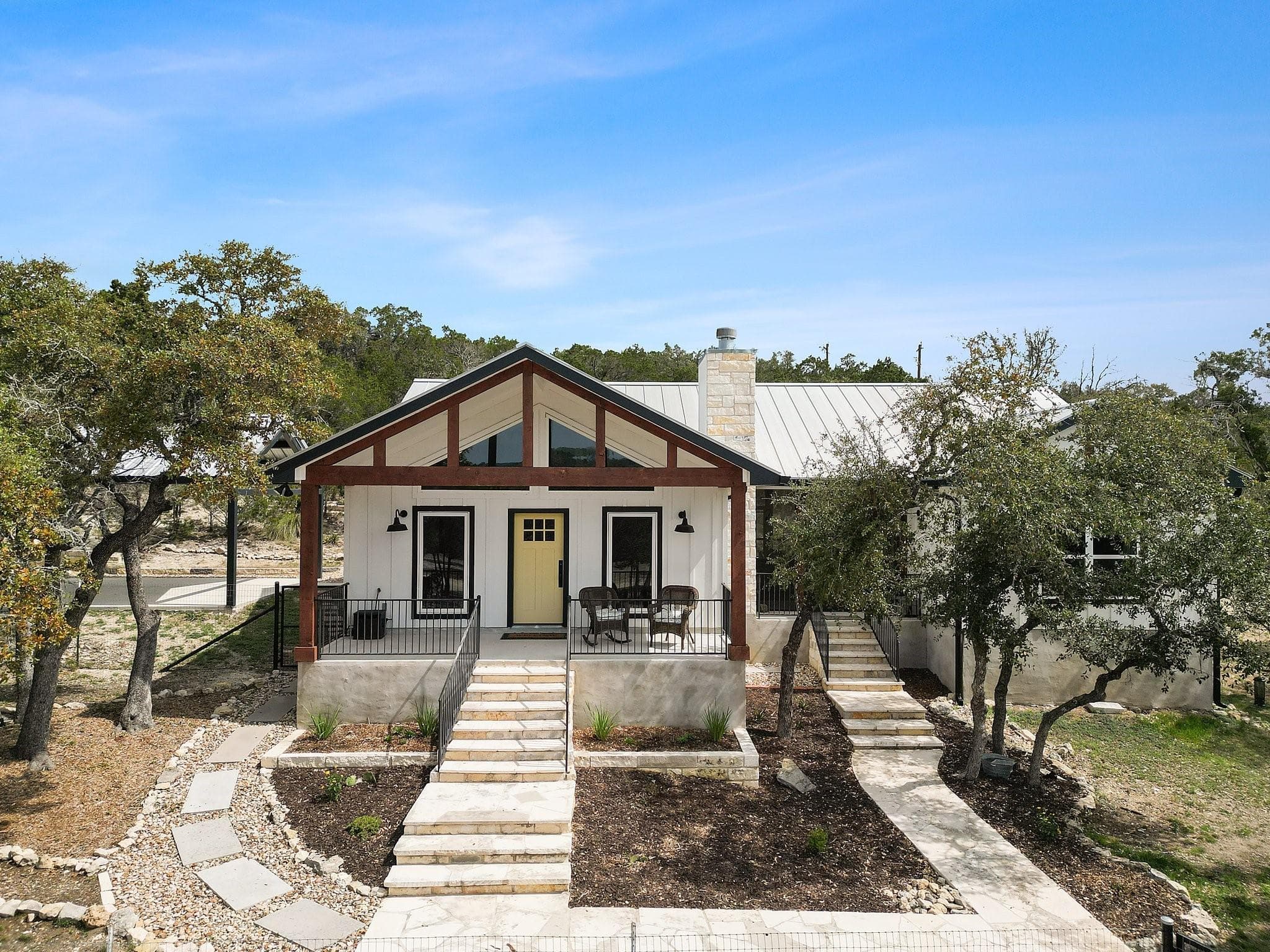 631  Lakeside Dr