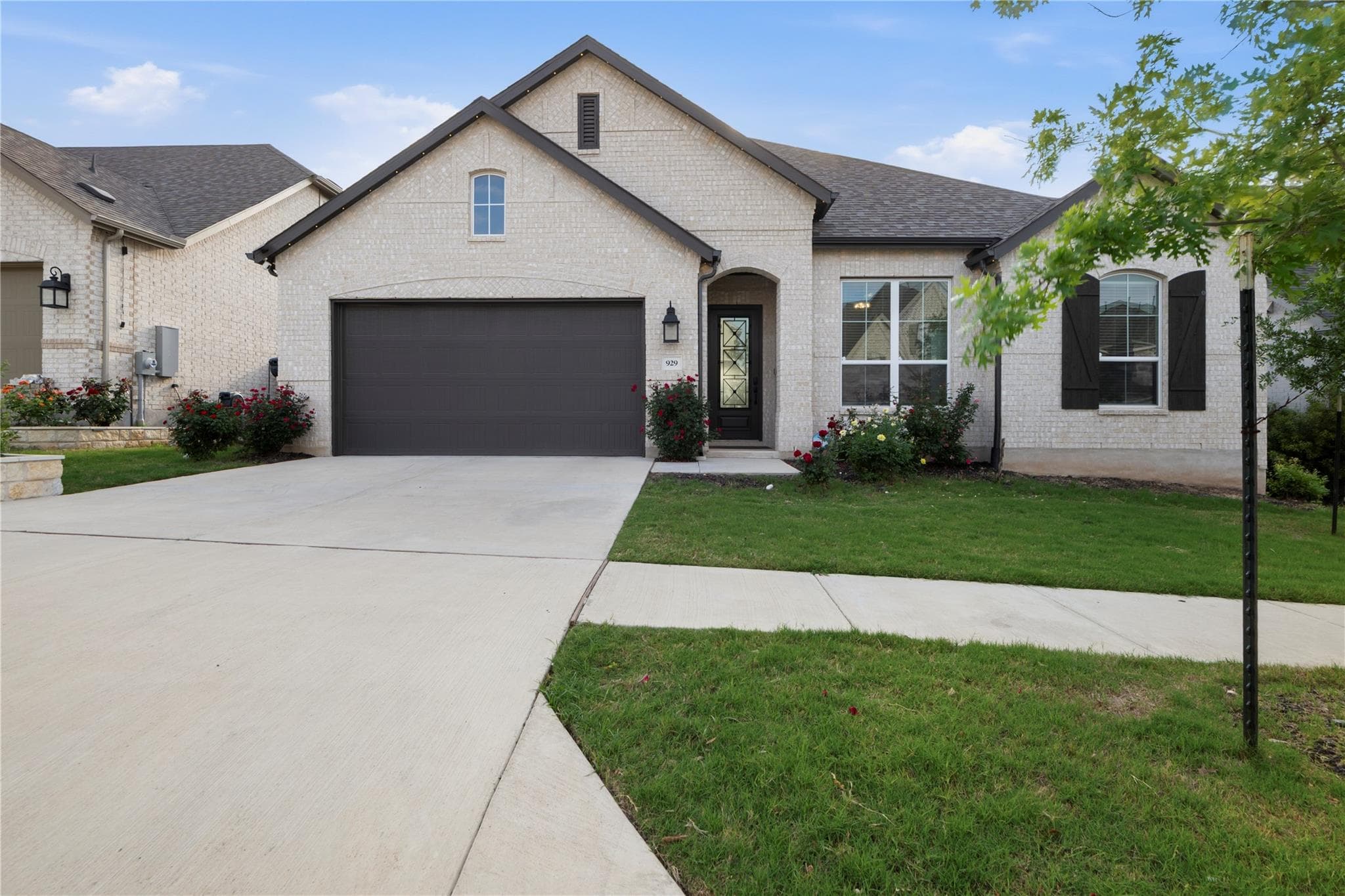 929  Mollie McBride Ln