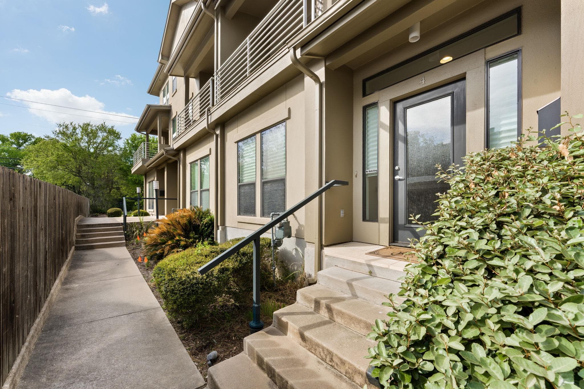 1305  Exposition Blvd  #4