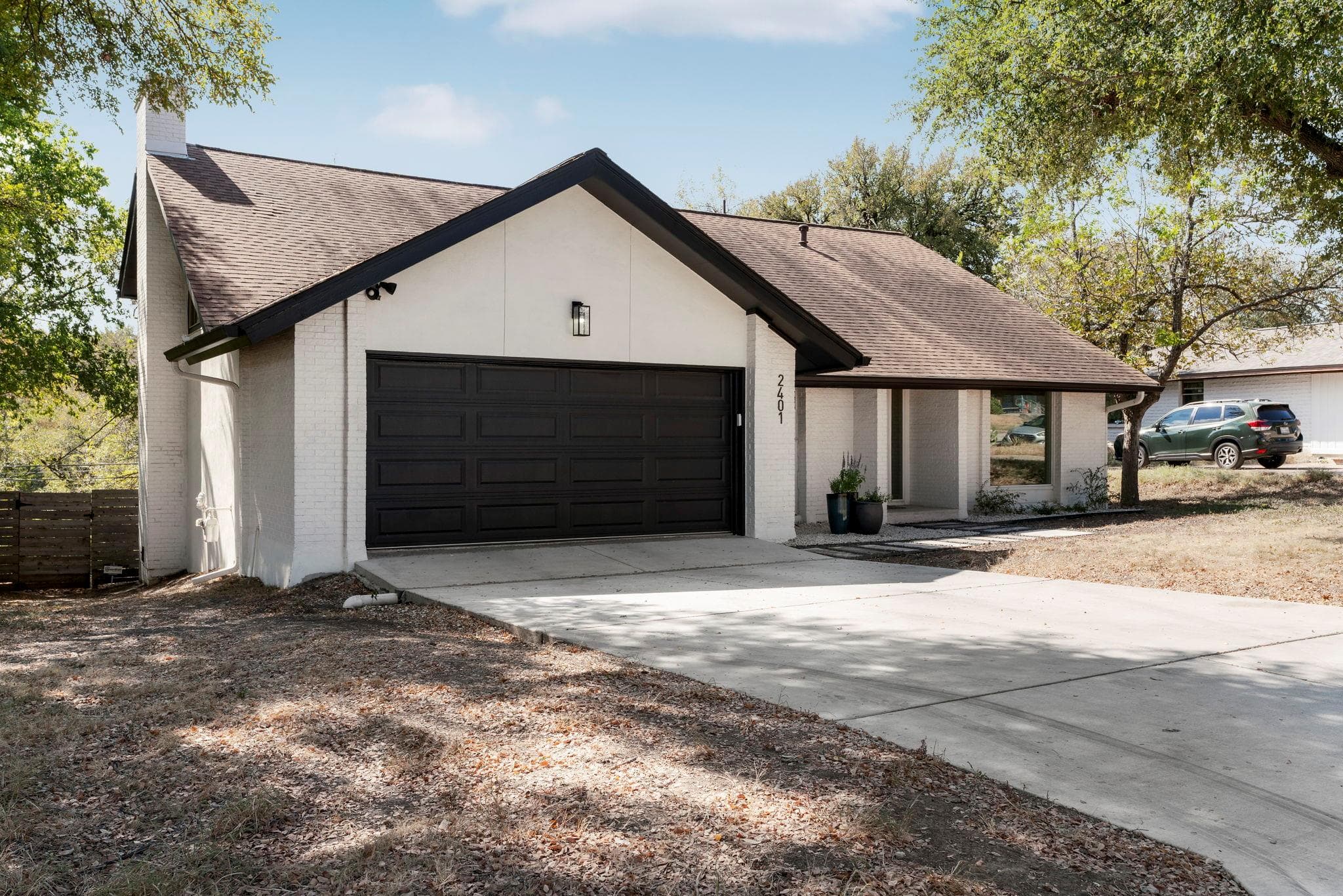 2401  Lehigh Dr