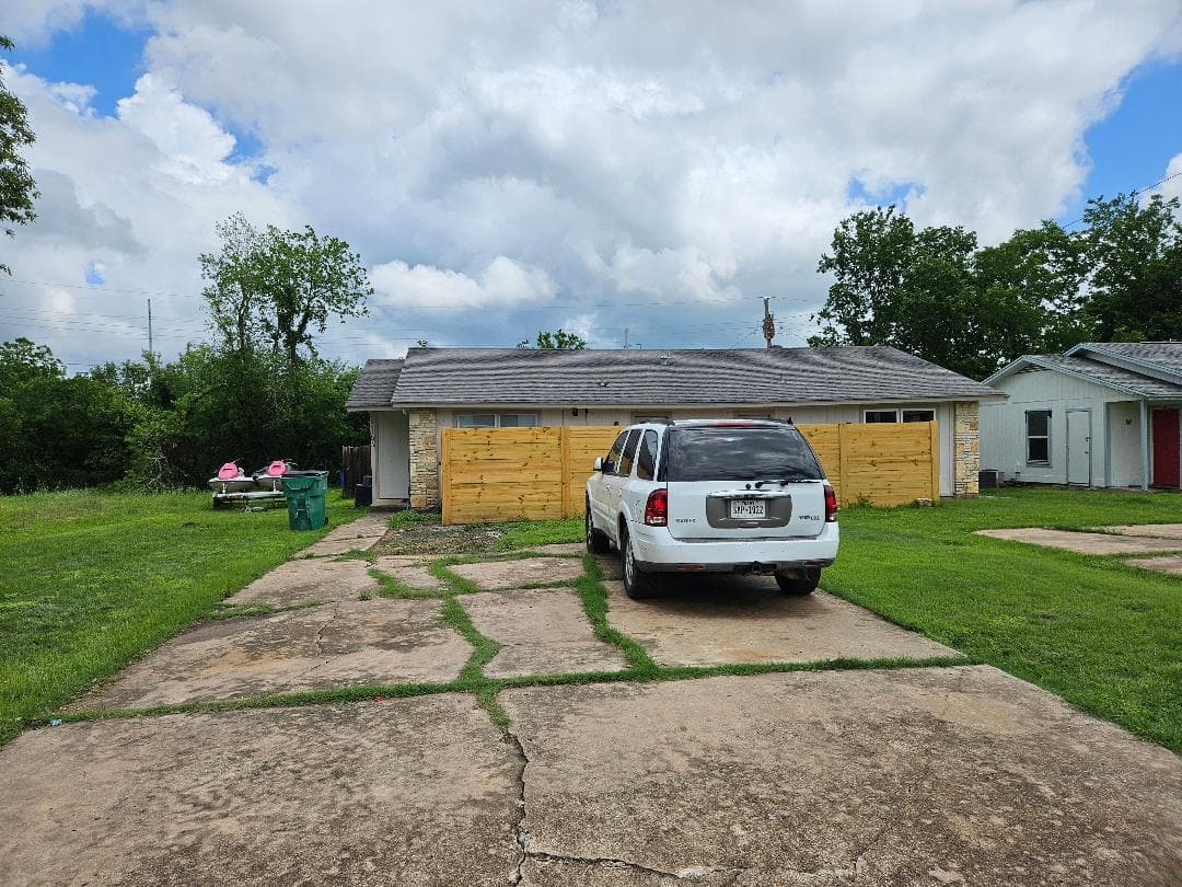 516  Lenora Dr