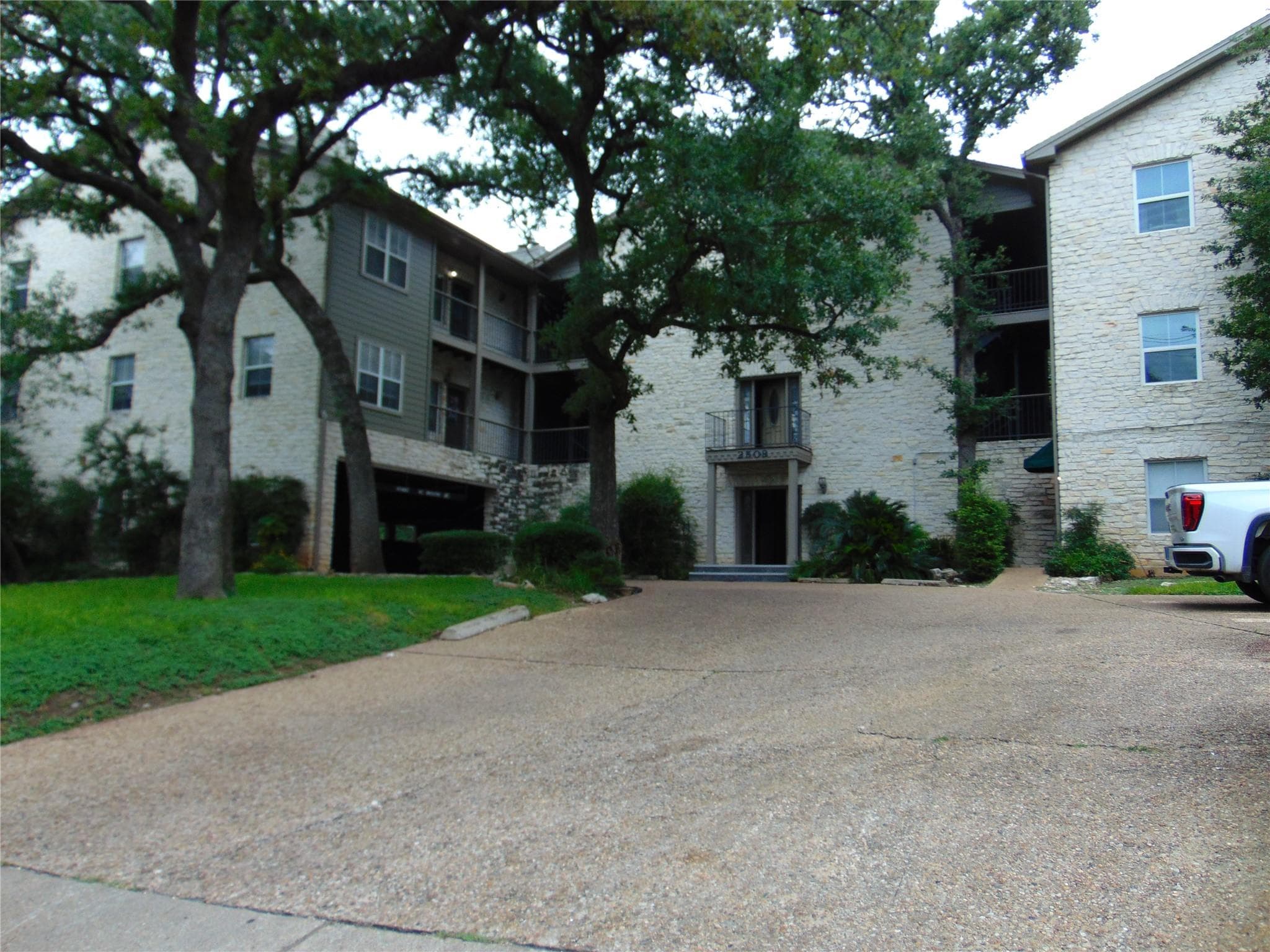 2508  Enfield Rd  #8
