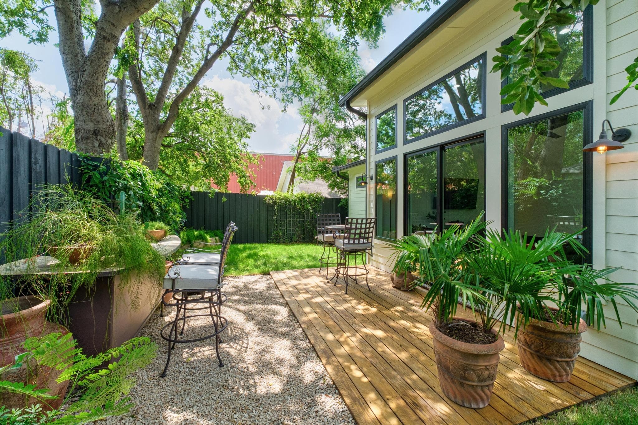 2326  Santa Rosa St