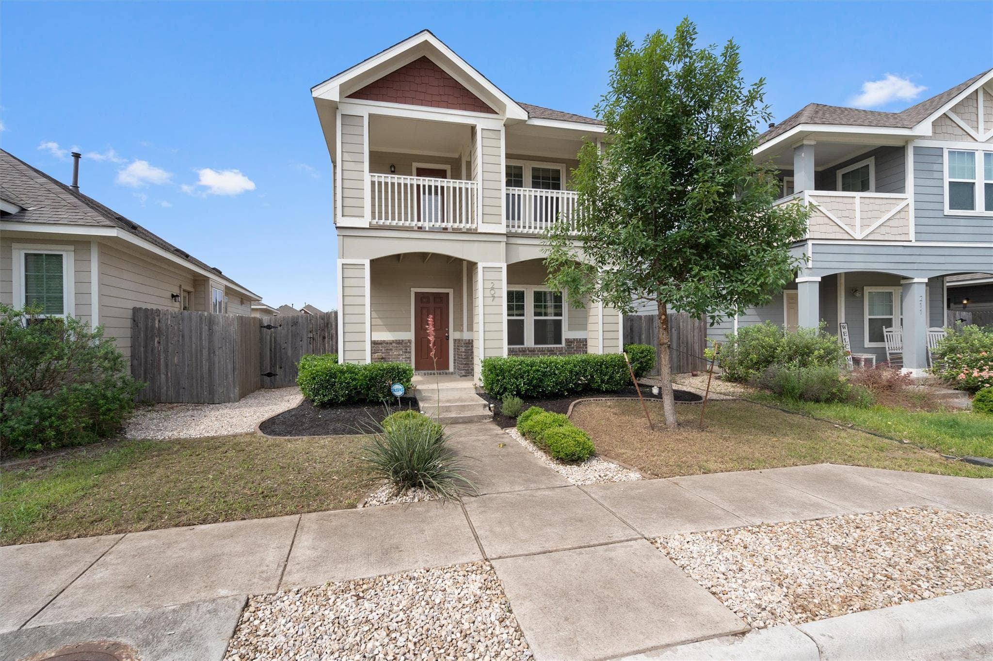207  Wainscot Oak Way