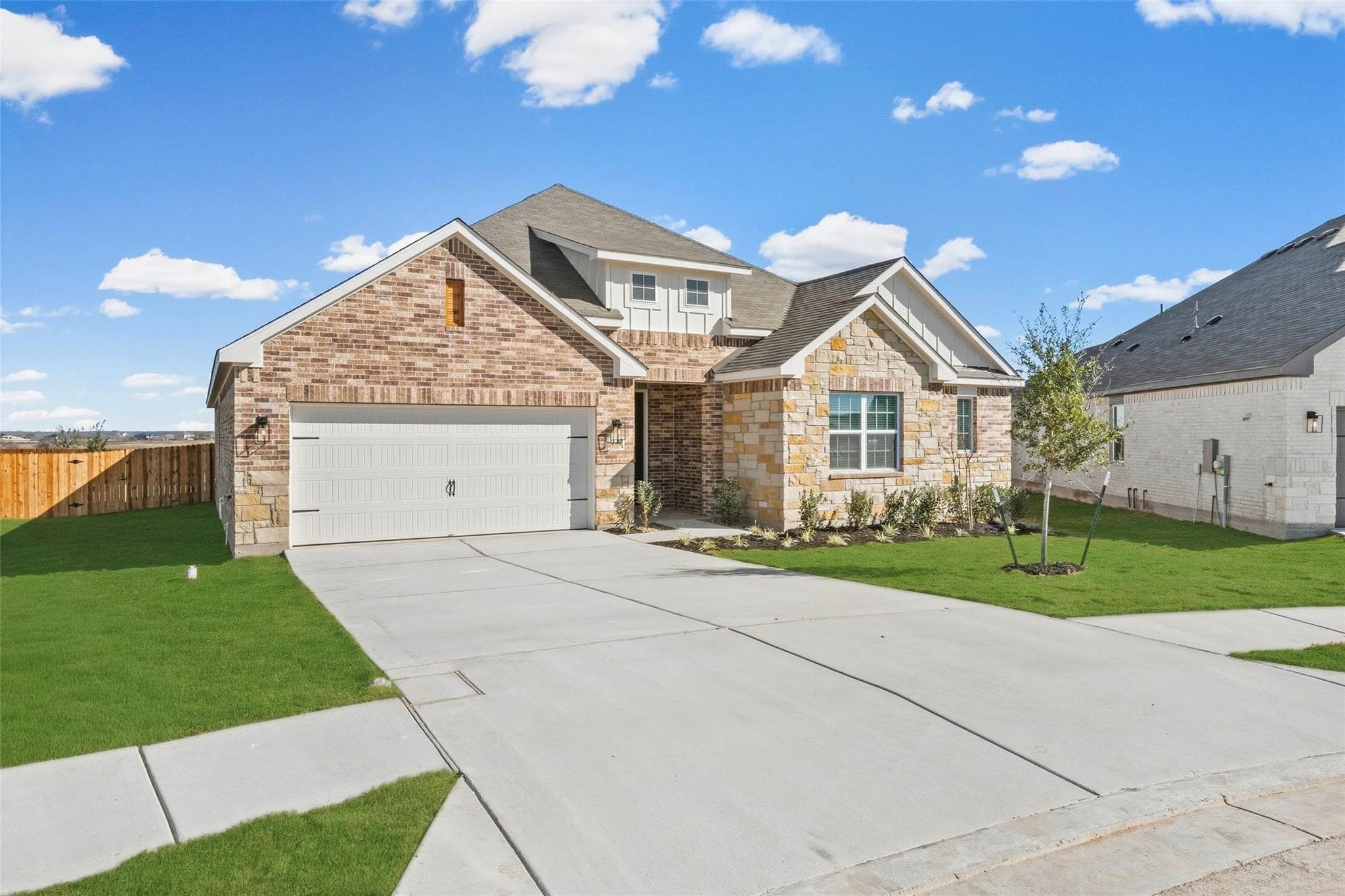 405  West Luna Blue Ln