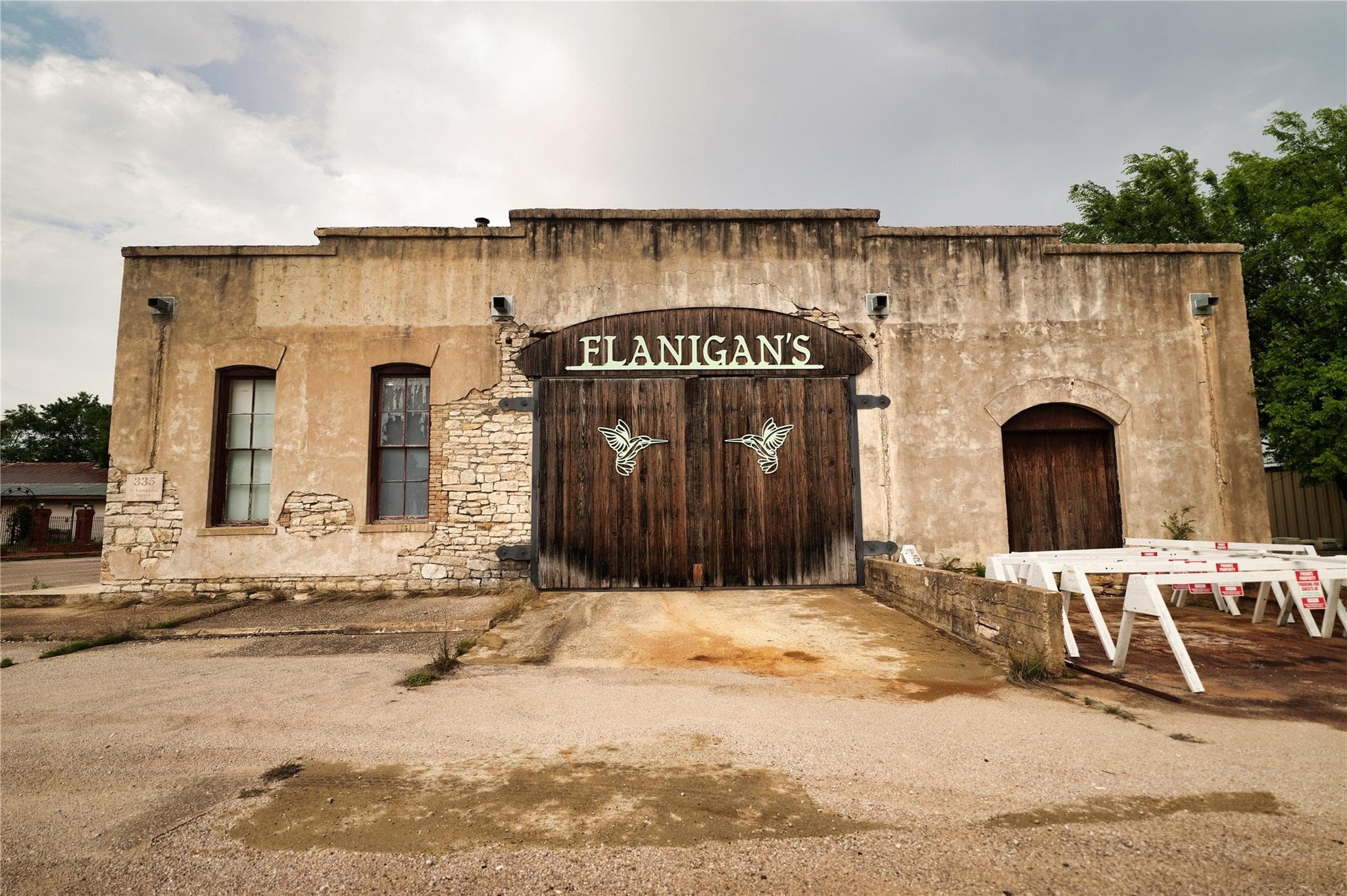 335&330 N Lampasas St