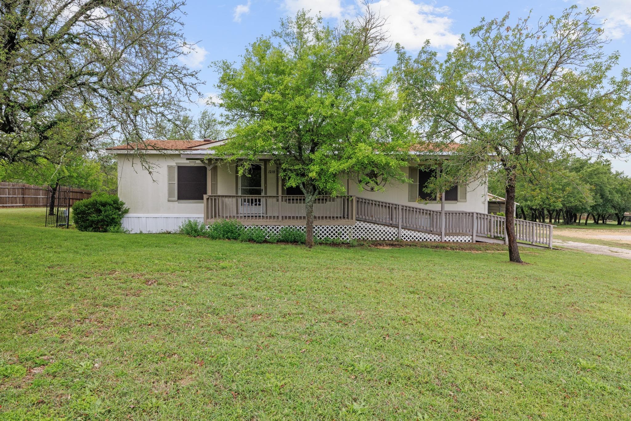 1210  Thousand Oaks Trl