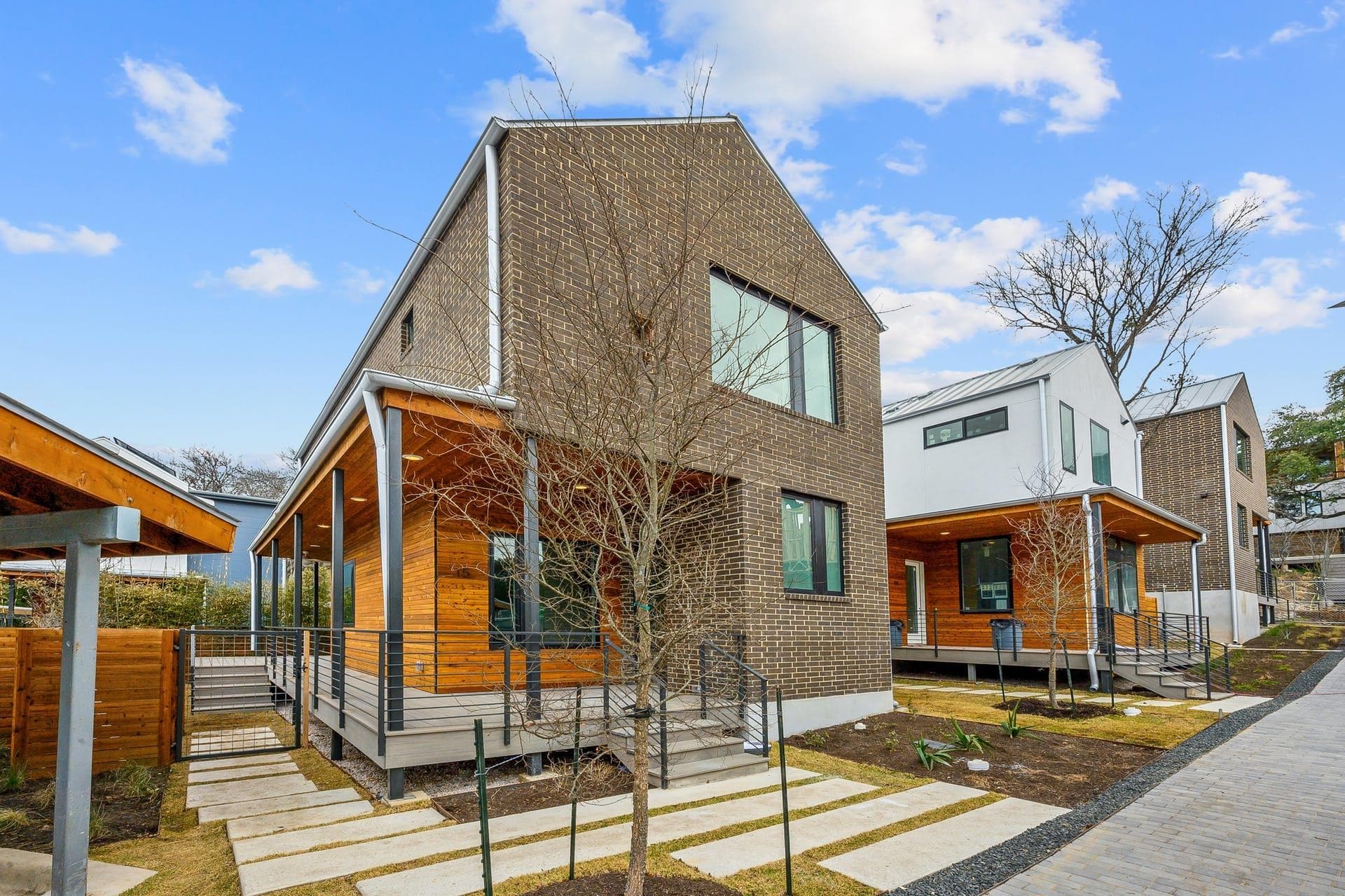 900 S 2nd St  #15