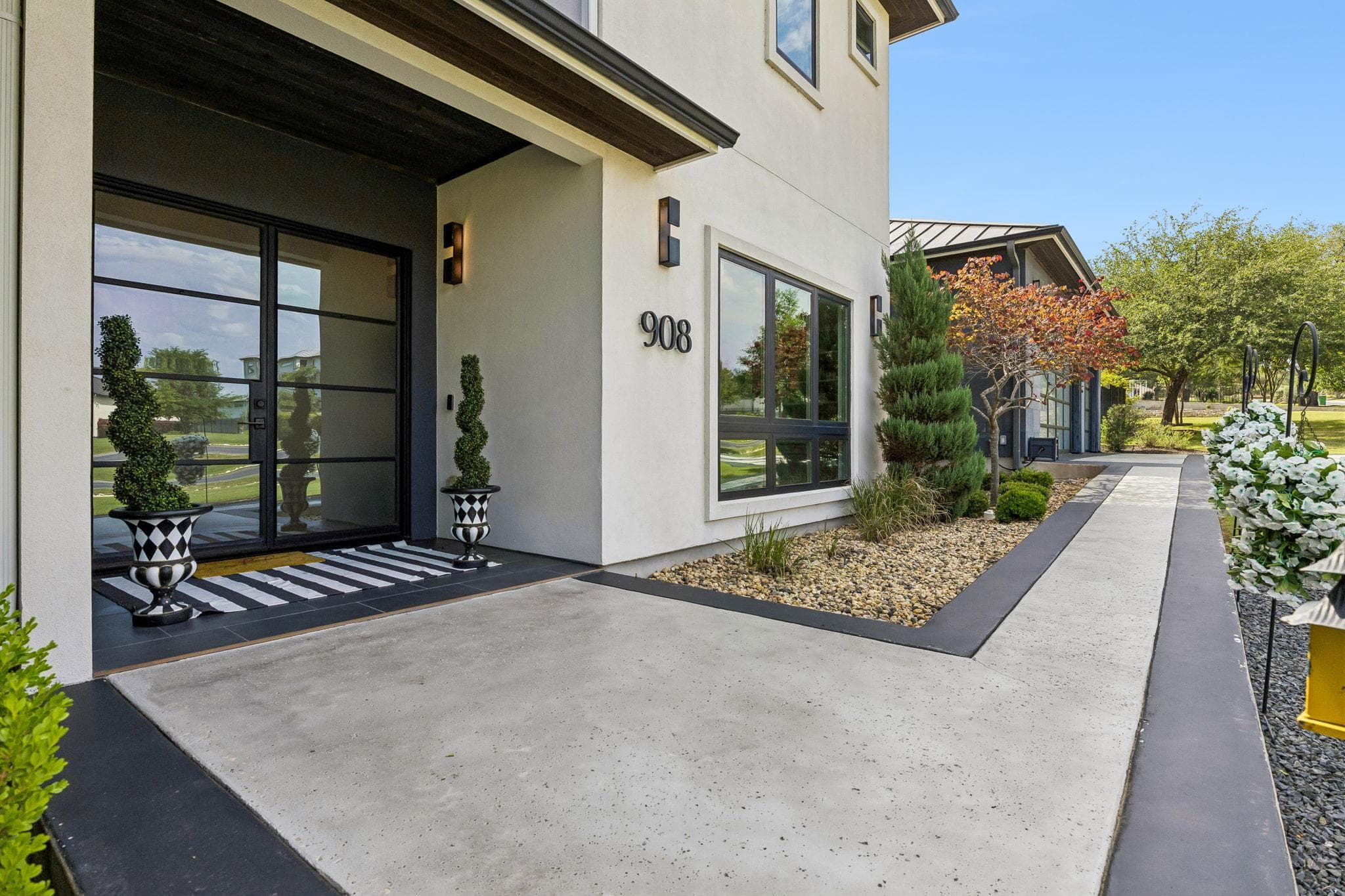 908  Cypress Grove Dr