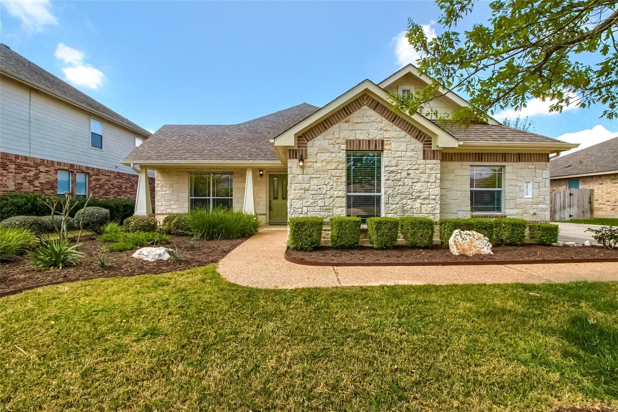 18720  Royal Pointe Dr