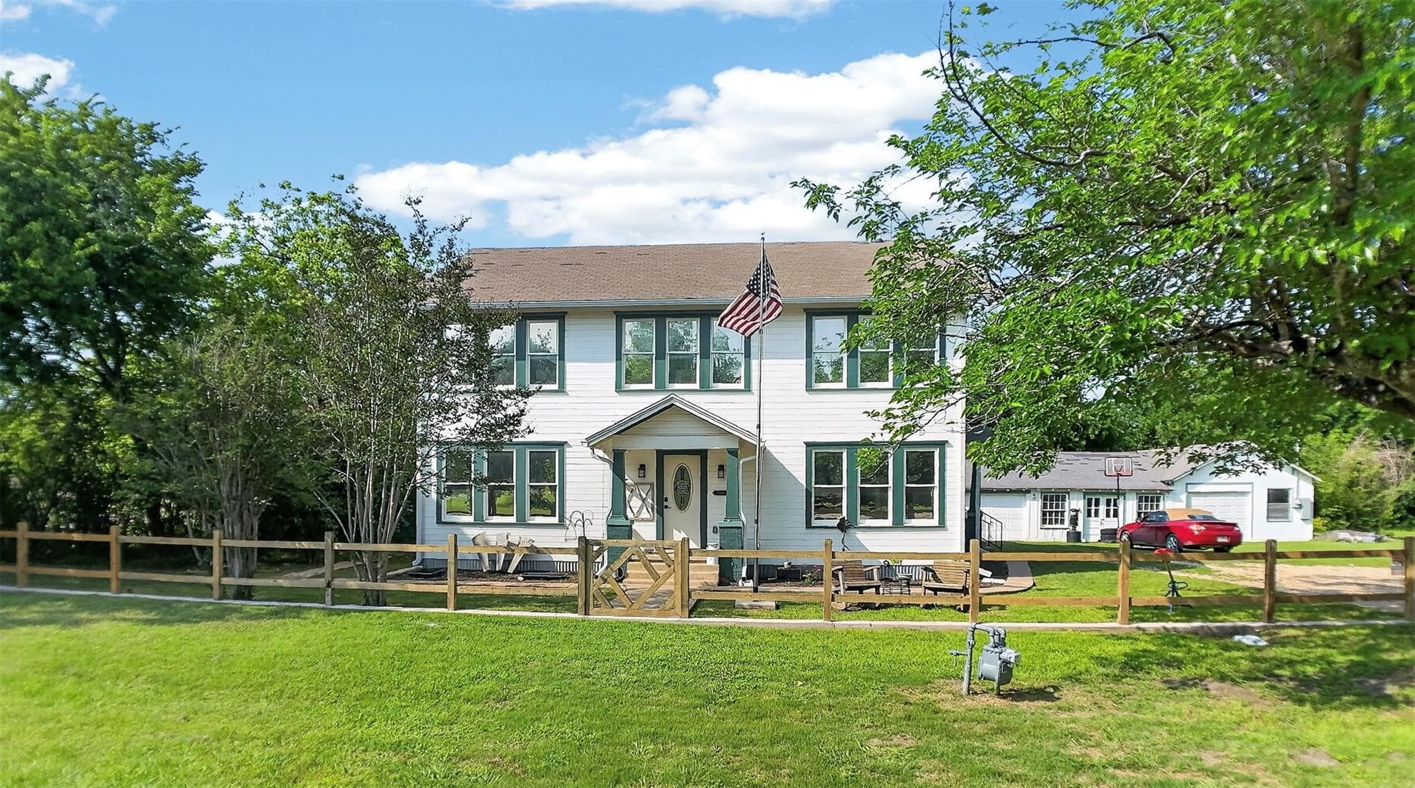 240 W Allen St