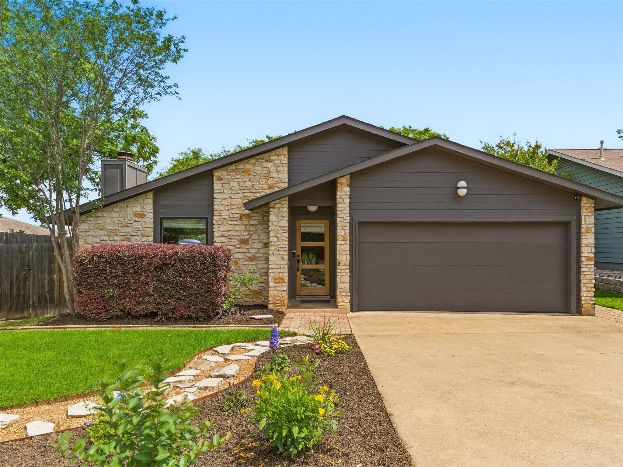 3218  Western Dr