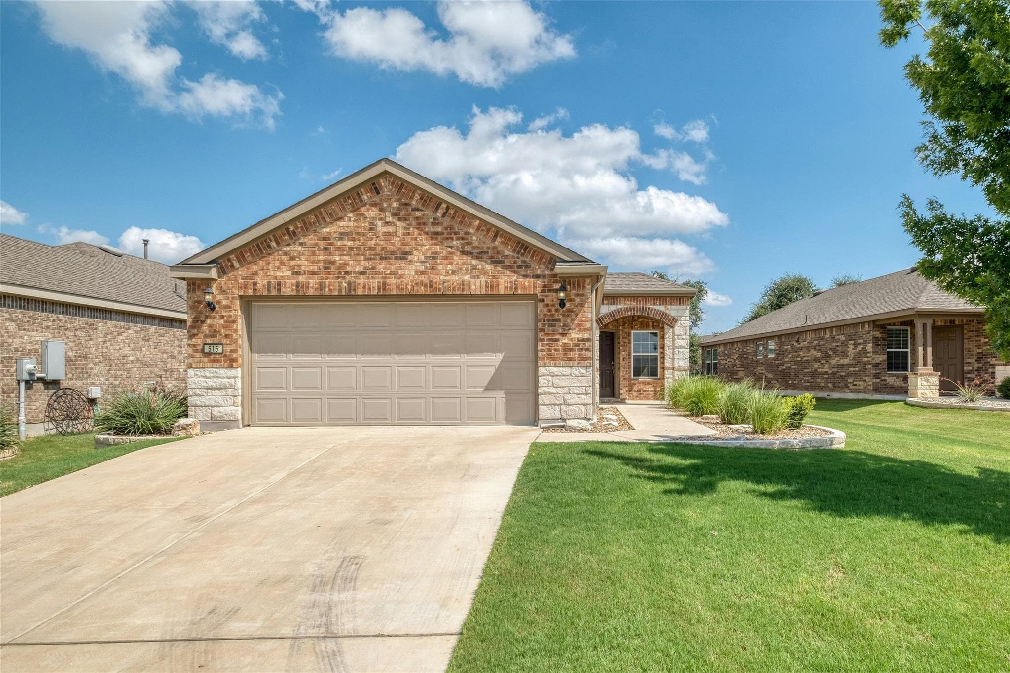 515  Hereford Ln