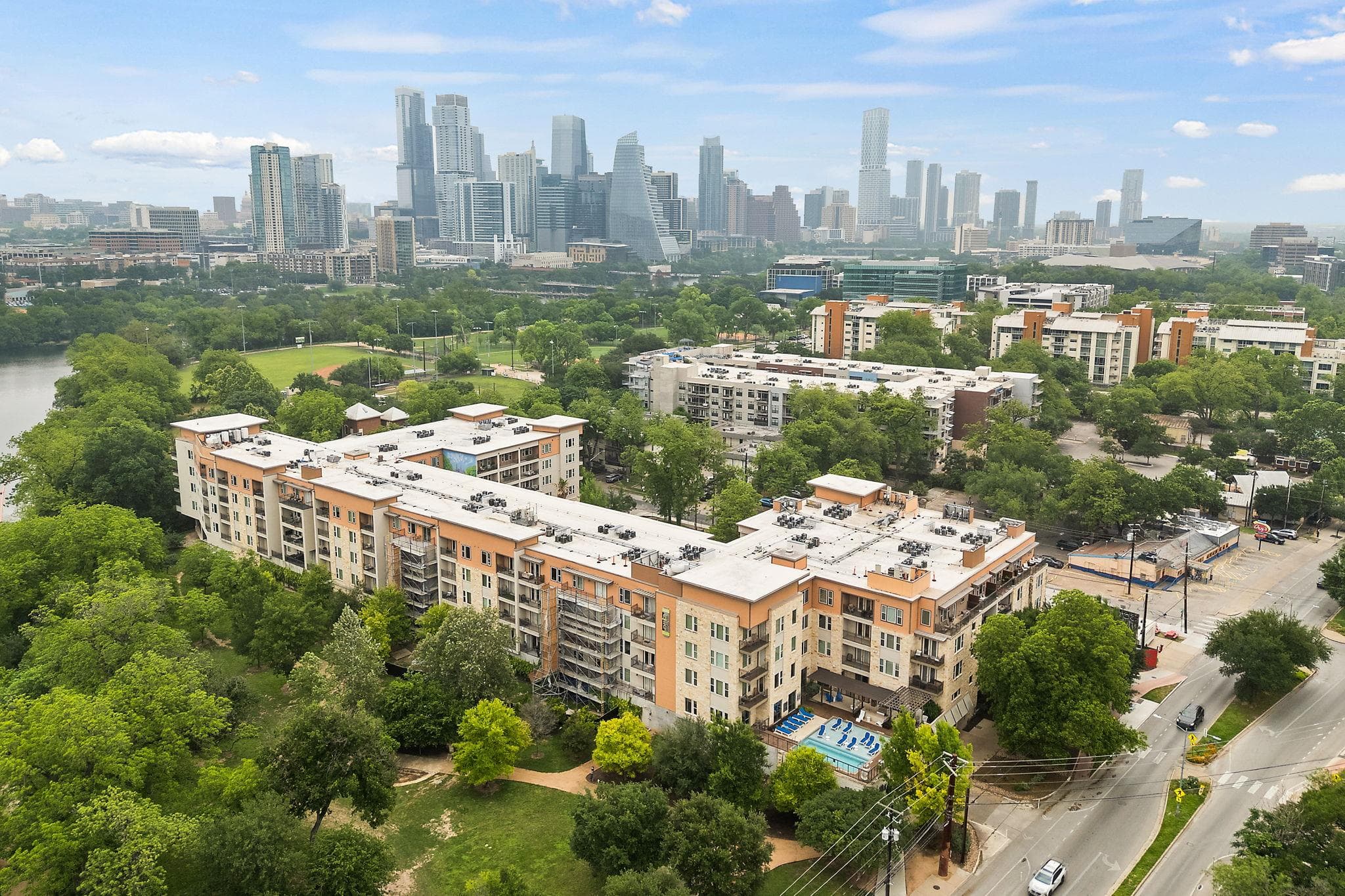 1900  Barton Springs Rd  #5015