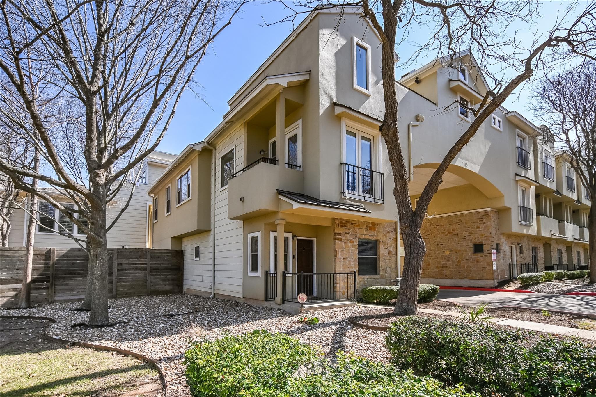 1115  Kinney Ave  #1