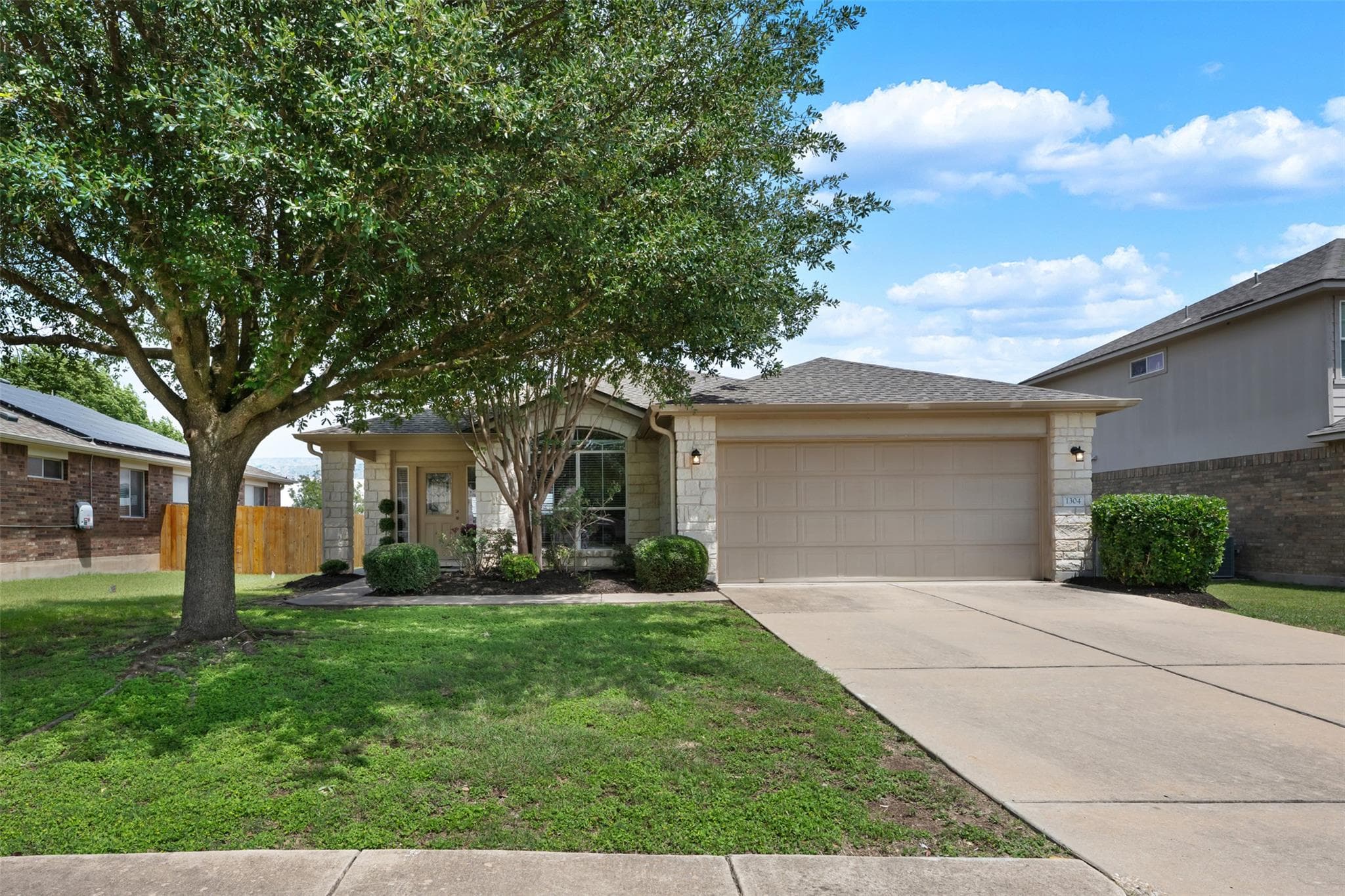 1304  Hensley Dr