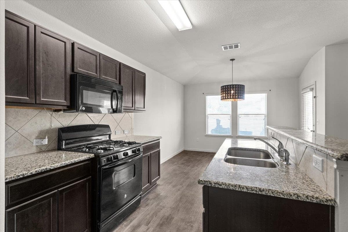 376 Musgrav Ave