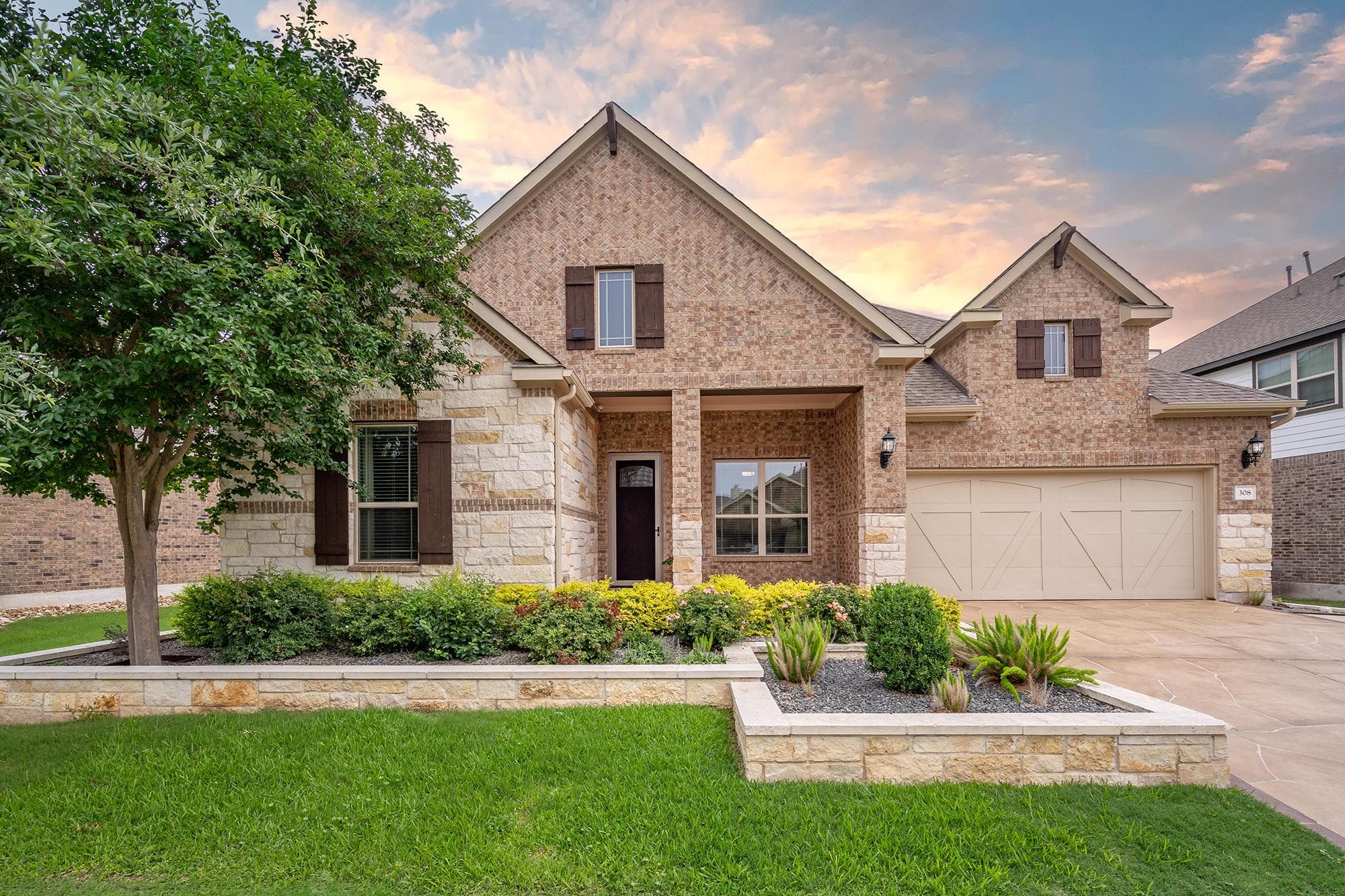 308  Bluehaw Dr