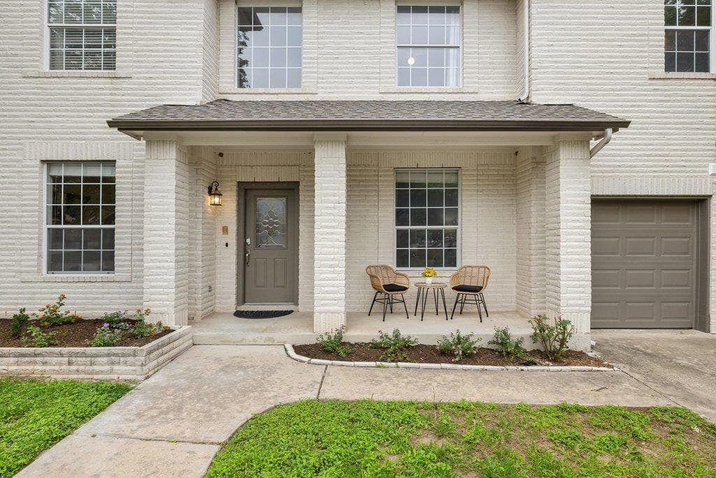 208  Settlers Valley Dr